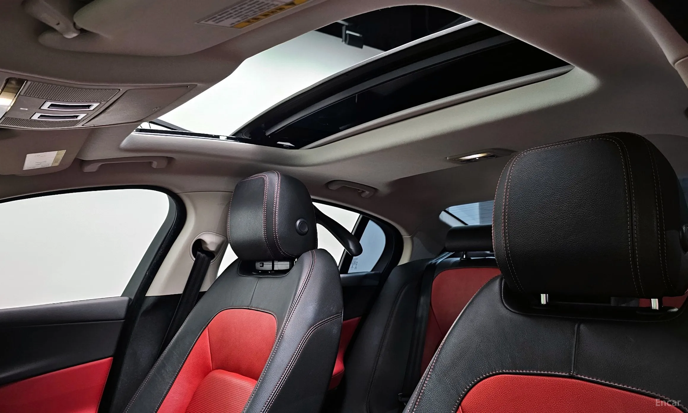 Jaguar XE превью 19