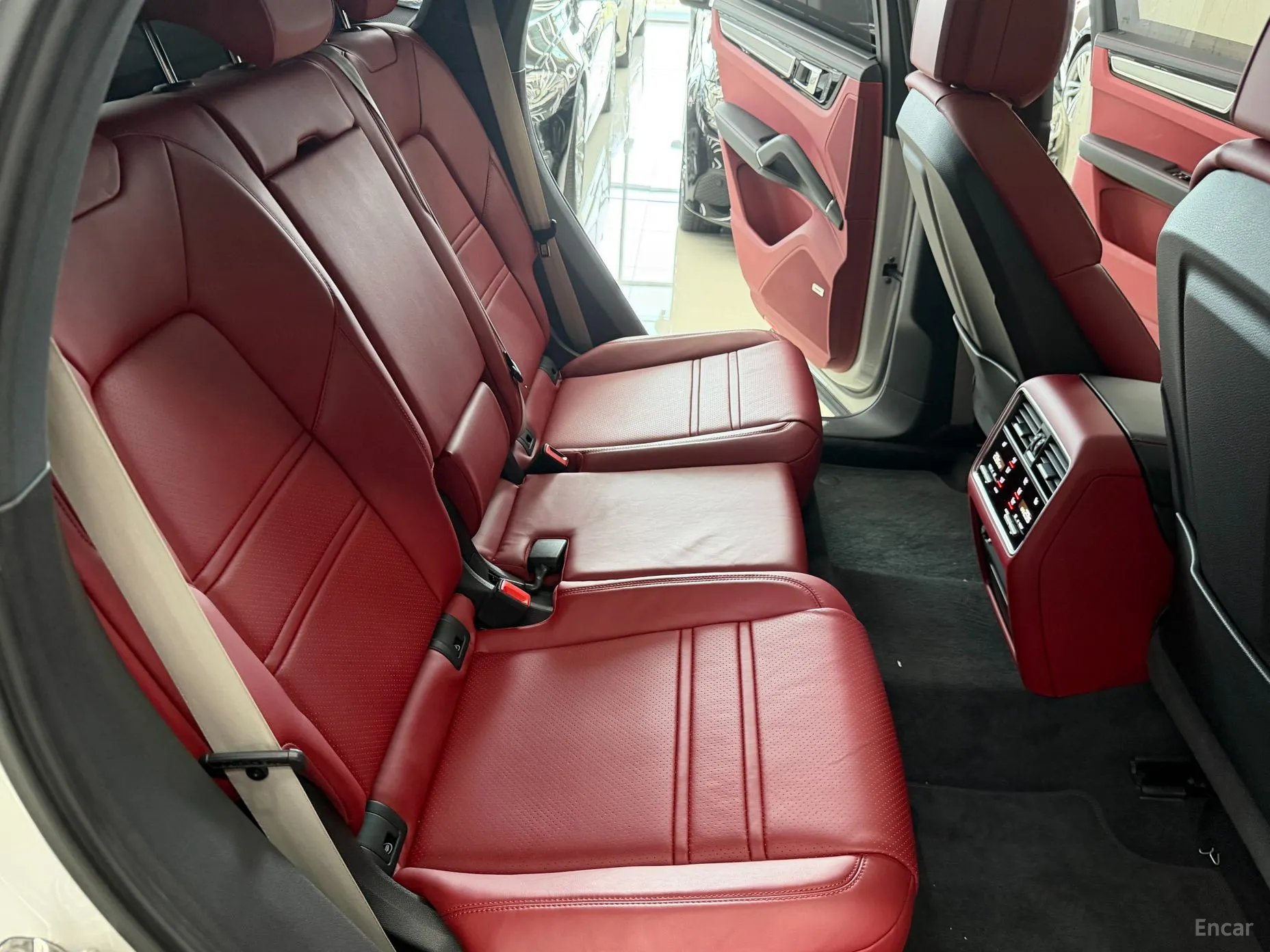 Porsche Cayenne (PO536) превью 10
