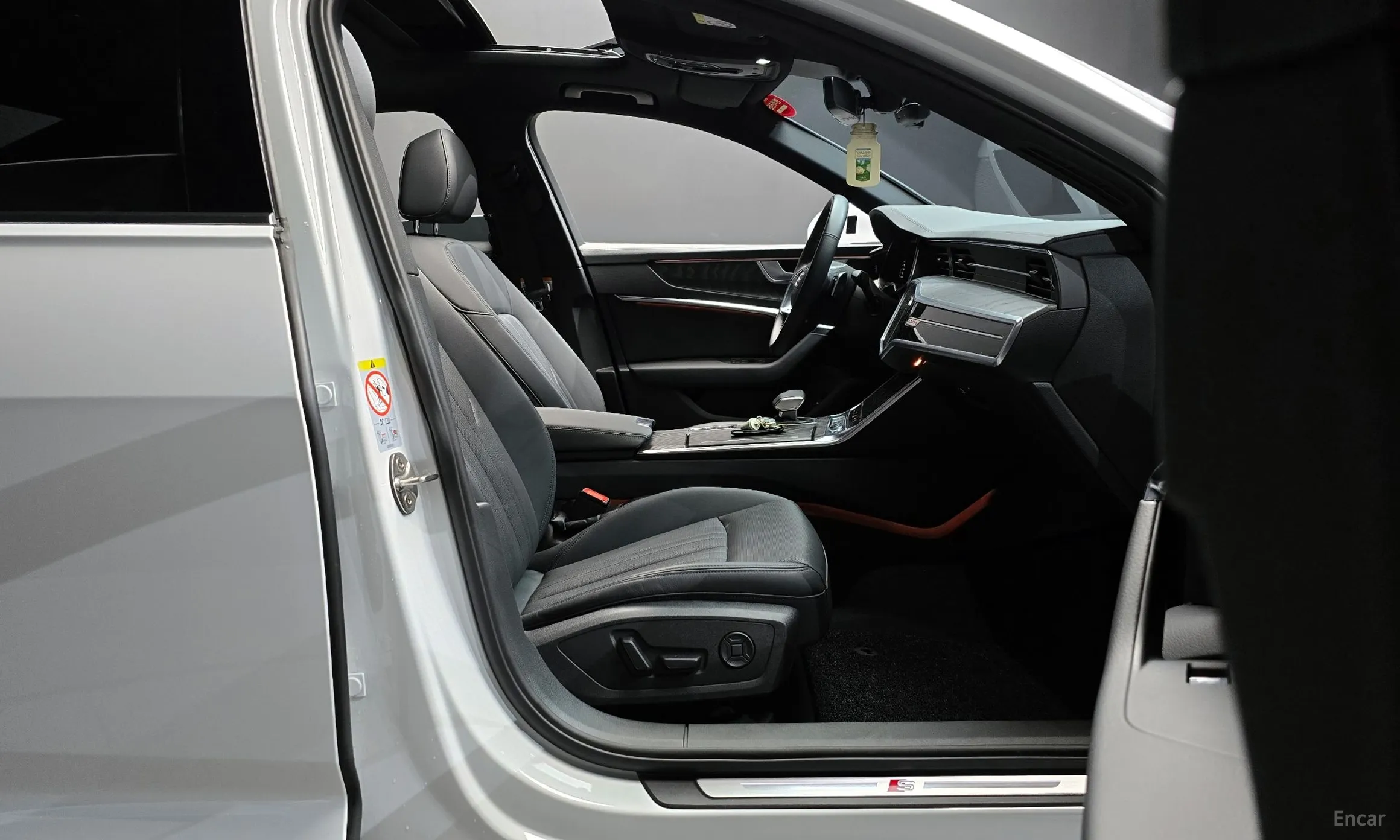 Audi A6 (C8) превью 10