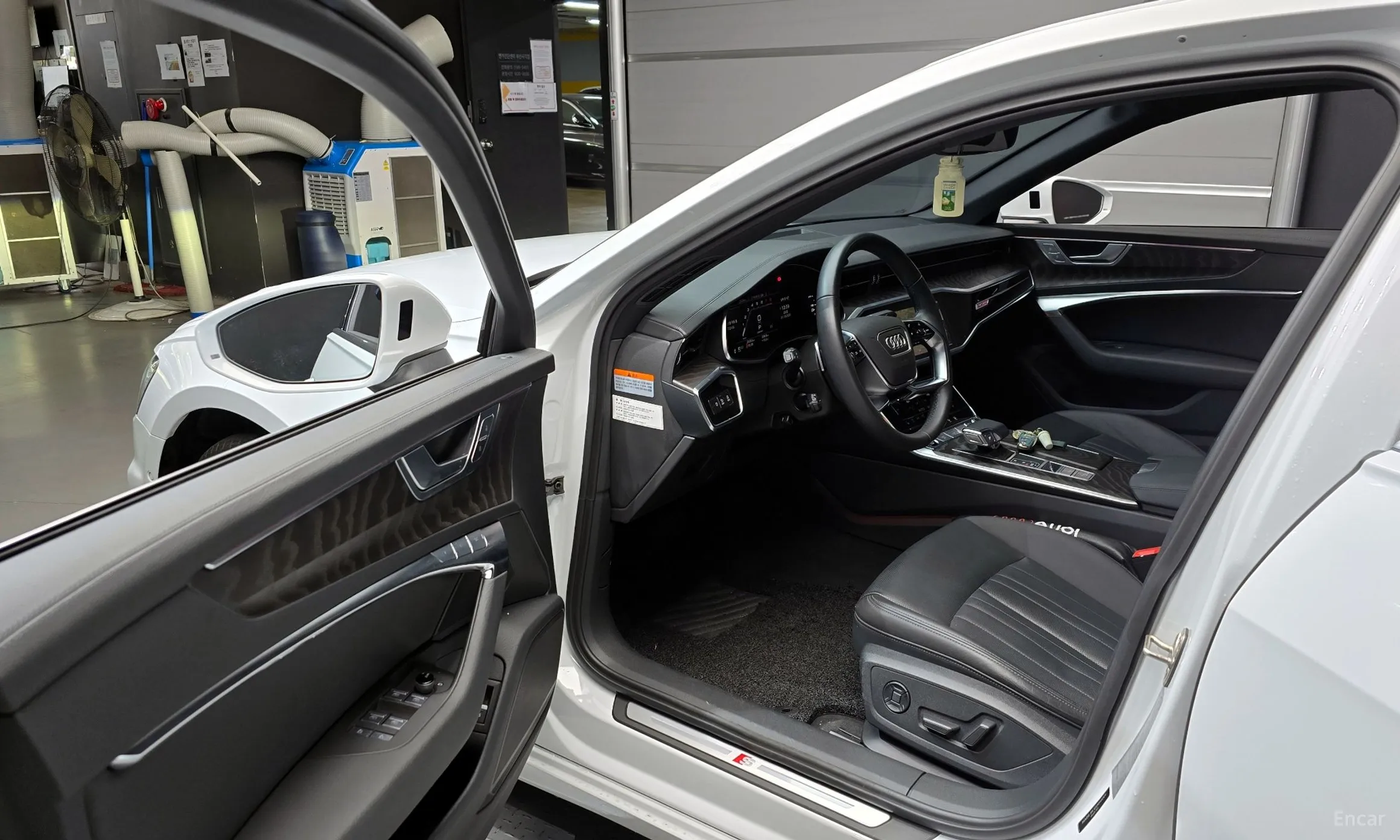 Audi A6 (C8) превью 11