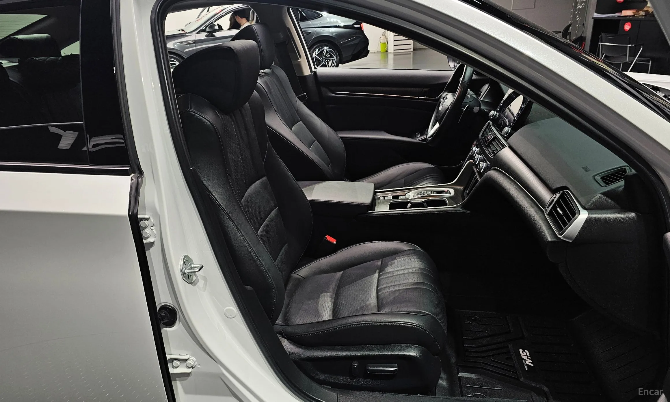 Honda Accord 10th Generation превью 10