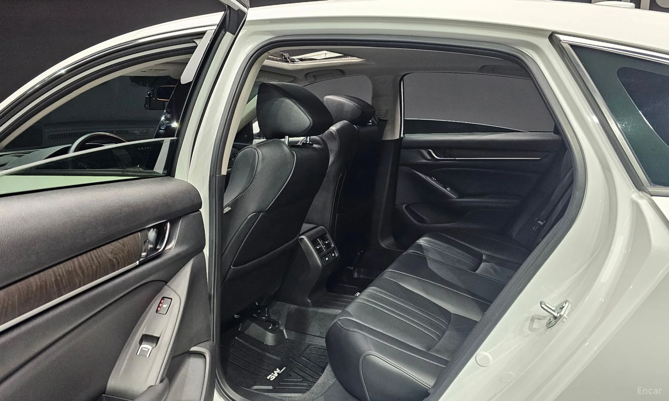 Honda Accord 10th Generation превью 12