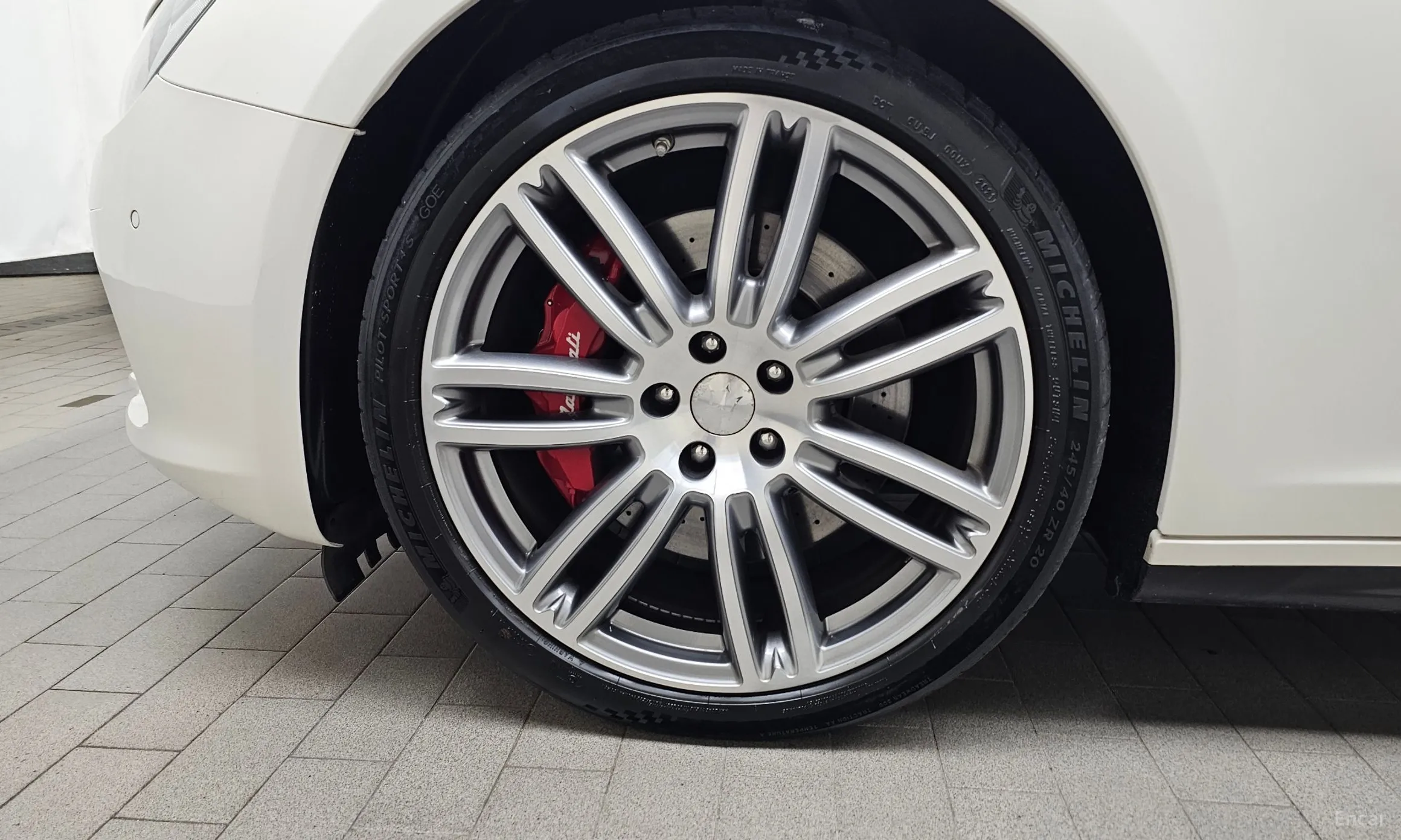 Maserati Ghibli превью 5