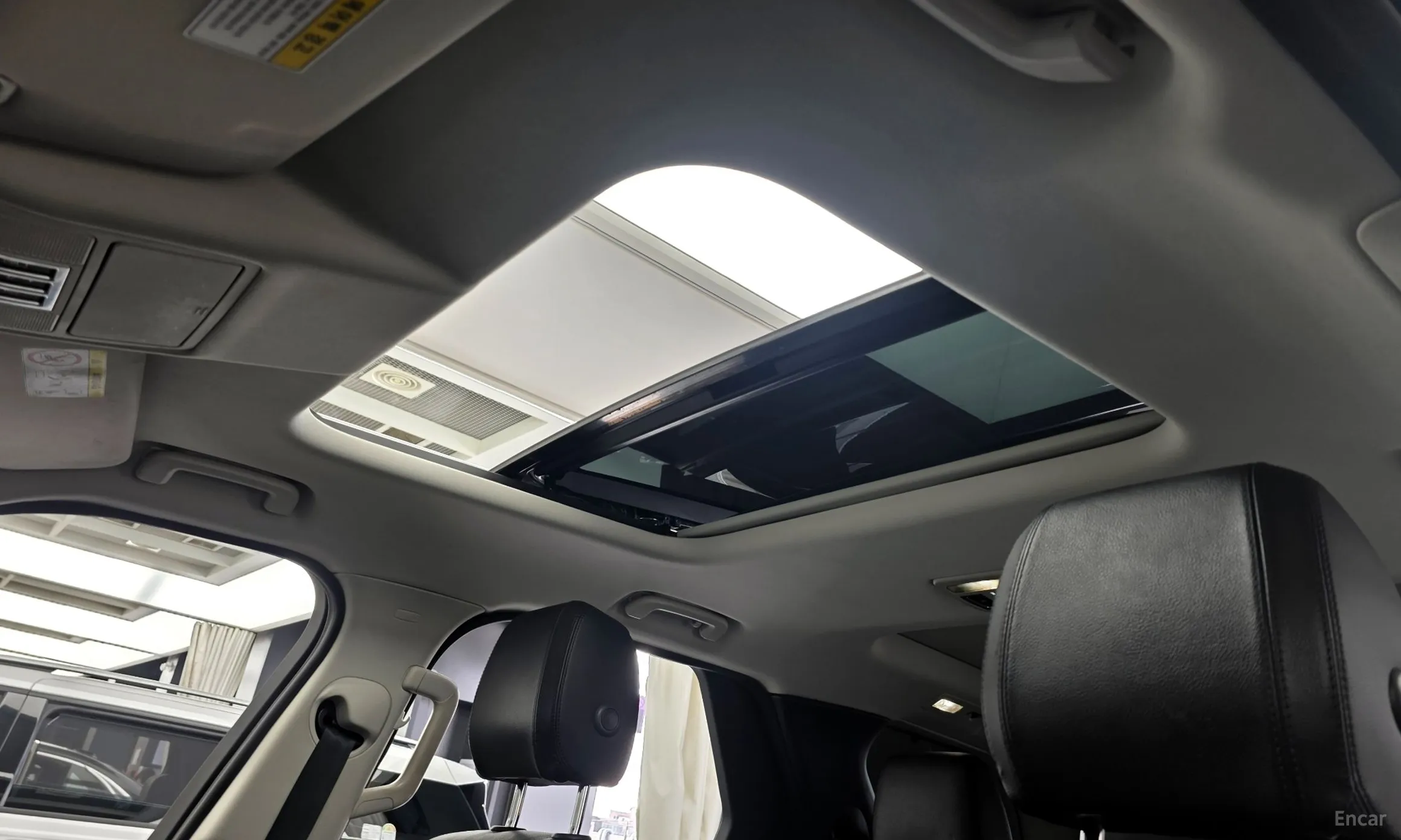 Land Rover Discovery 5 превью 17