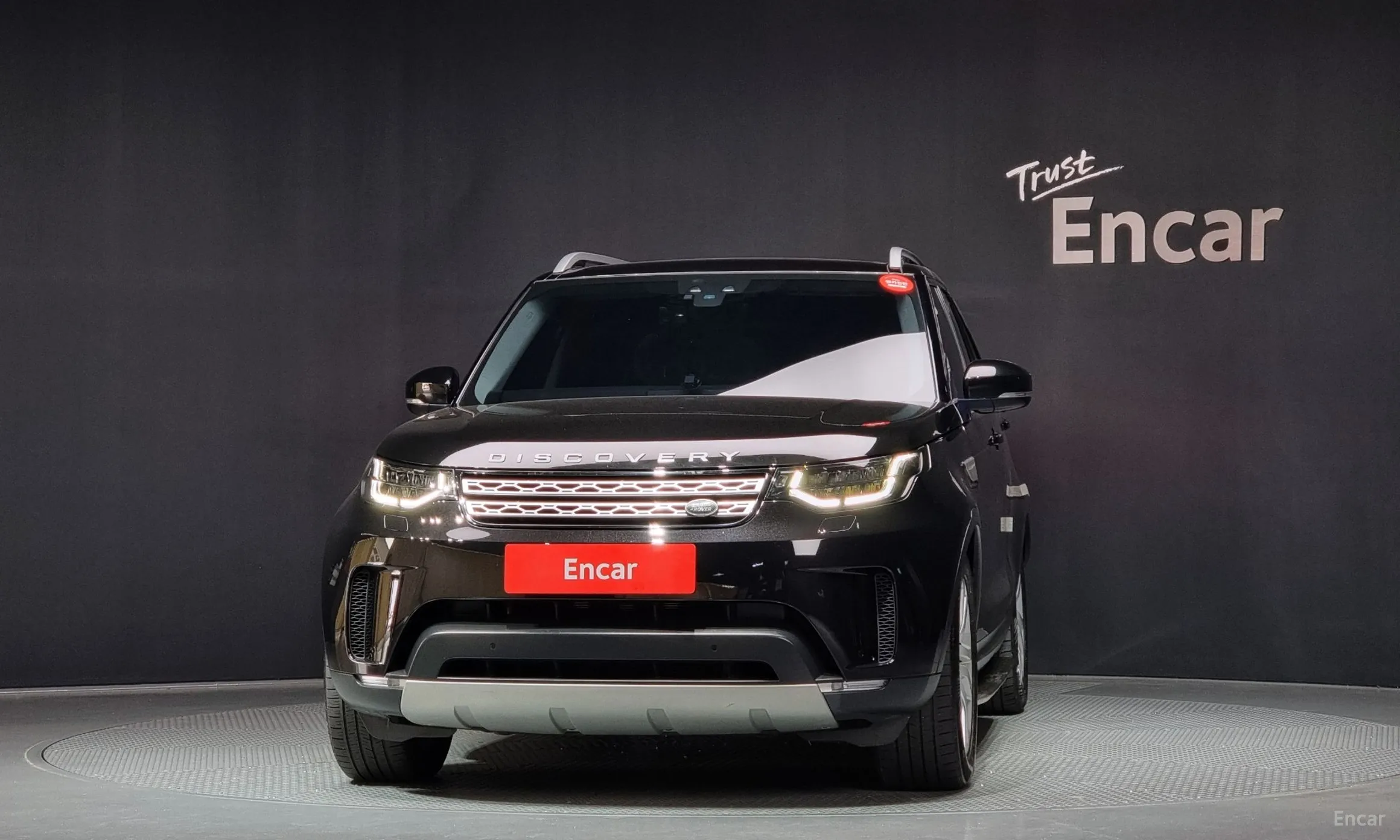 Land Rover Discovery 5 превью 3