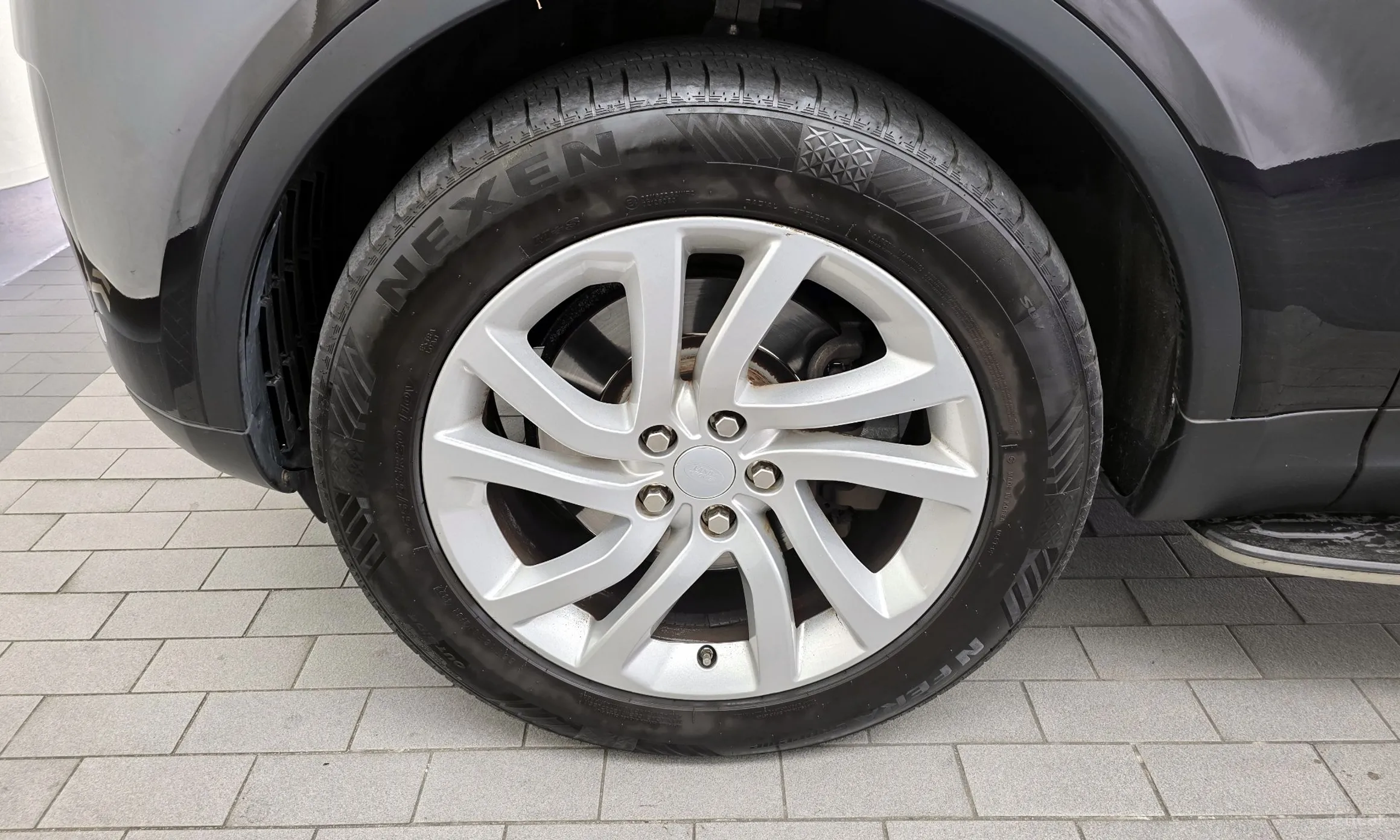 Land Rover Discovery 5 превью 5