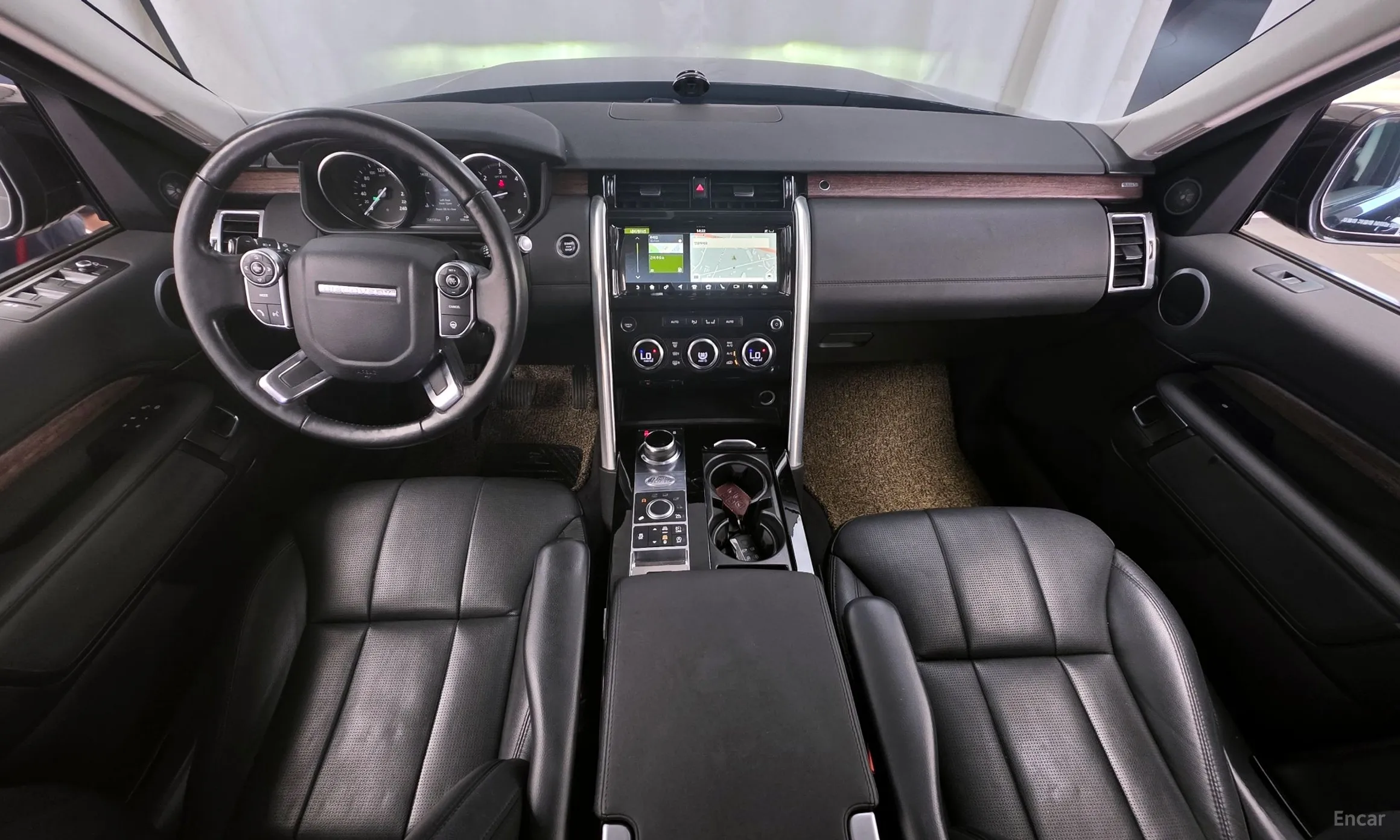 Land Rover Discovery 5 превью 7