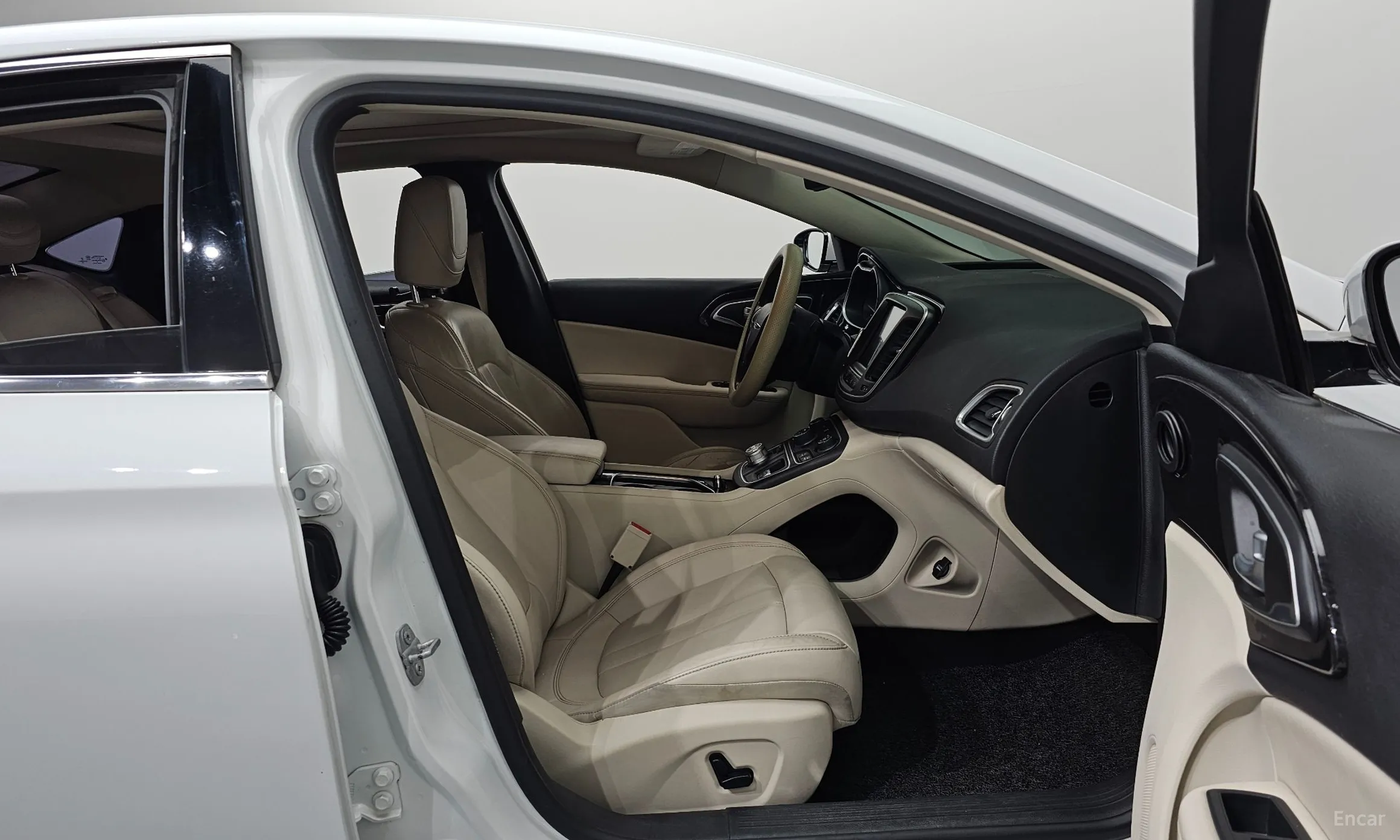 Chrysler 200 Second generation превью 10