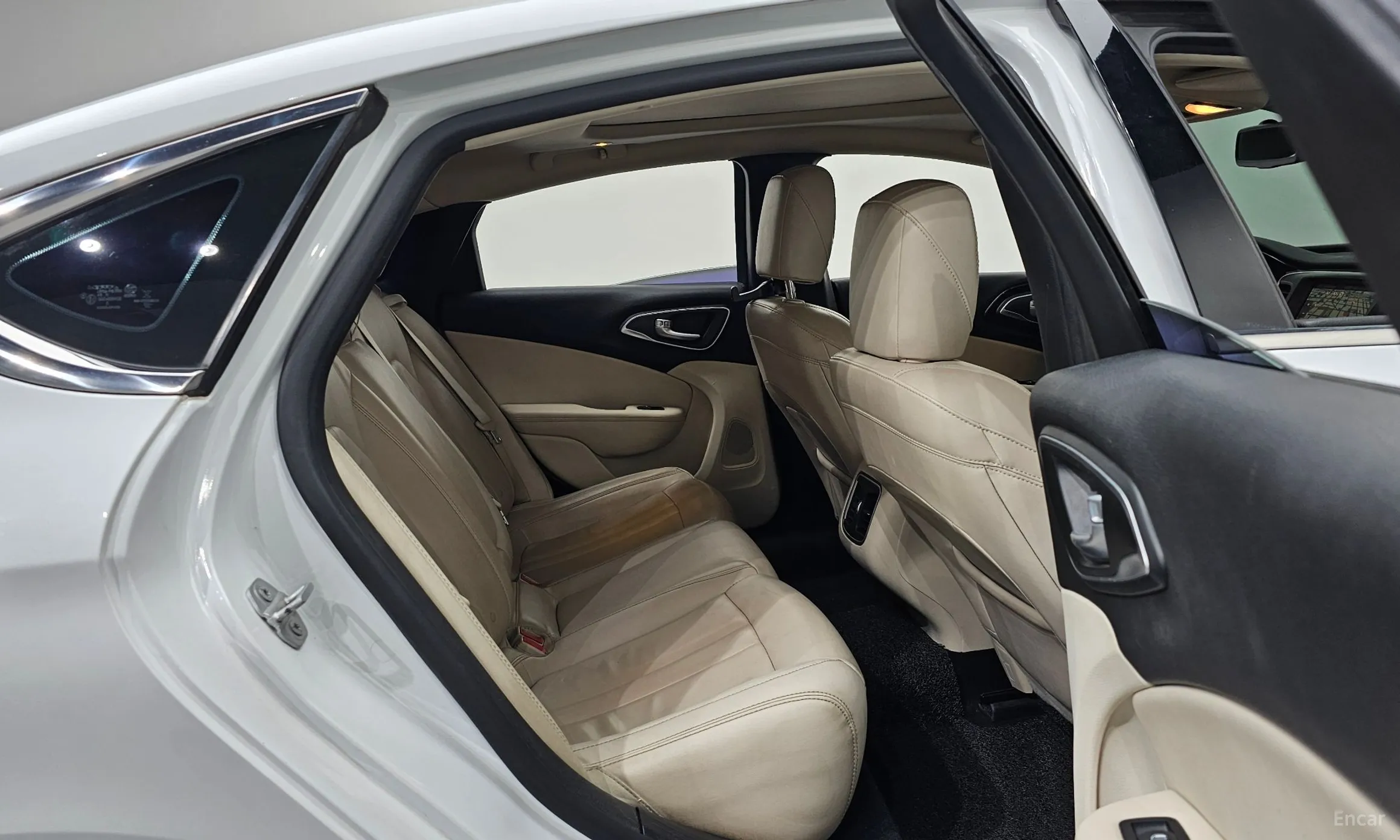 Chrysler 200 Second generation превью 11