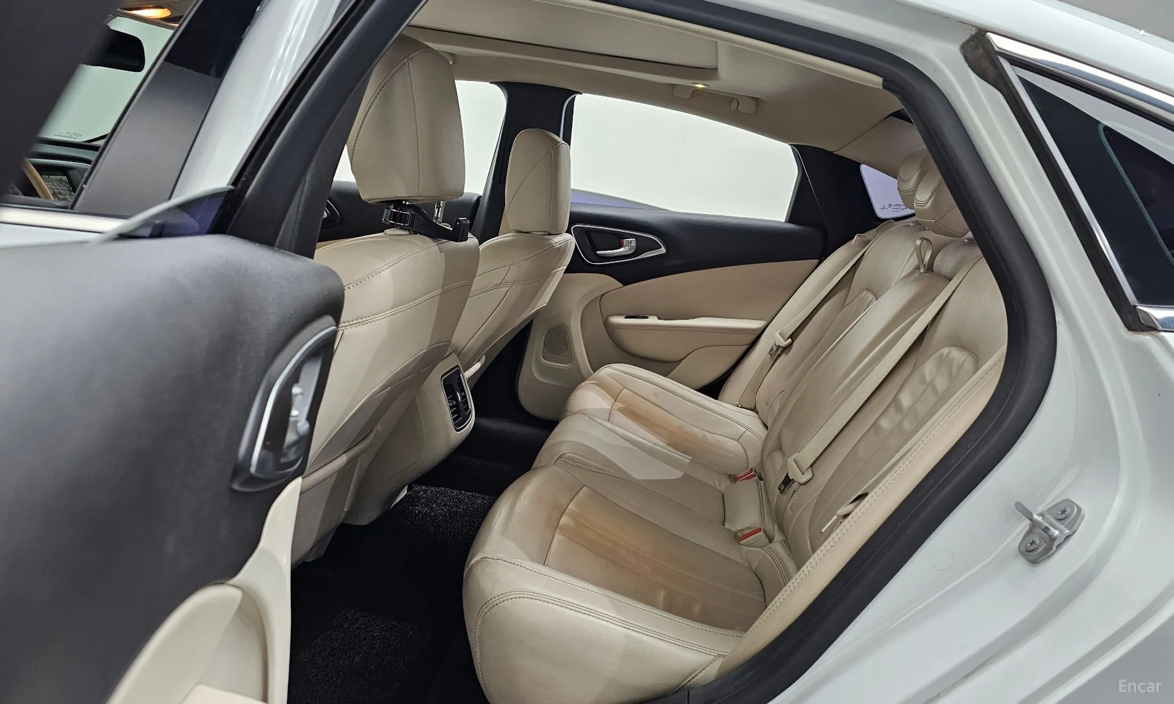 Chrysler 200 Second generation превью 12