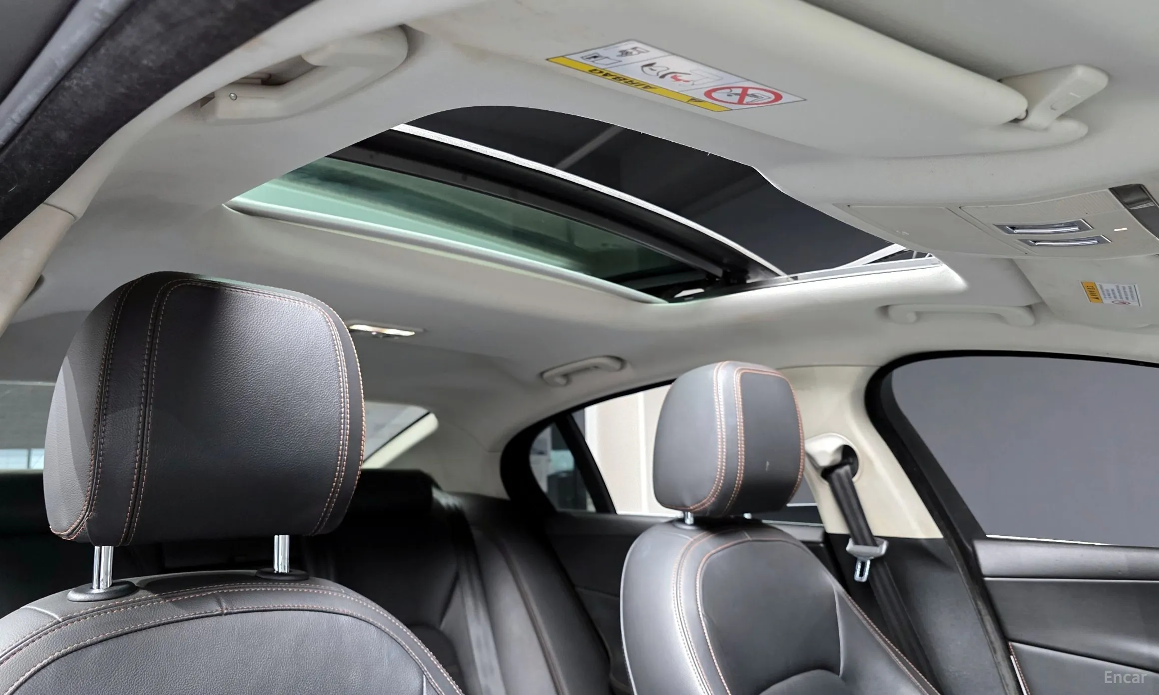 Jaguar XE превью 16