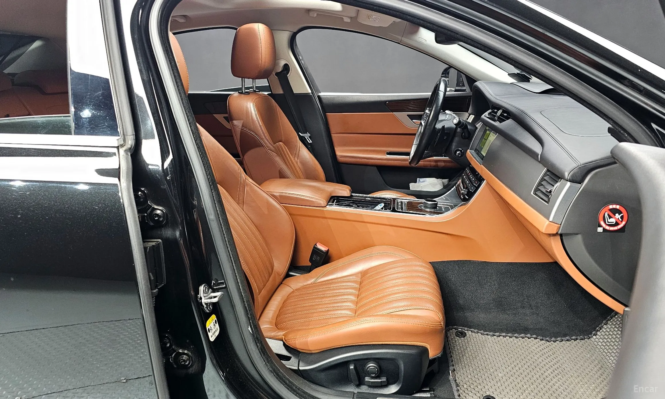 Jaguar XF (x260) превью 10