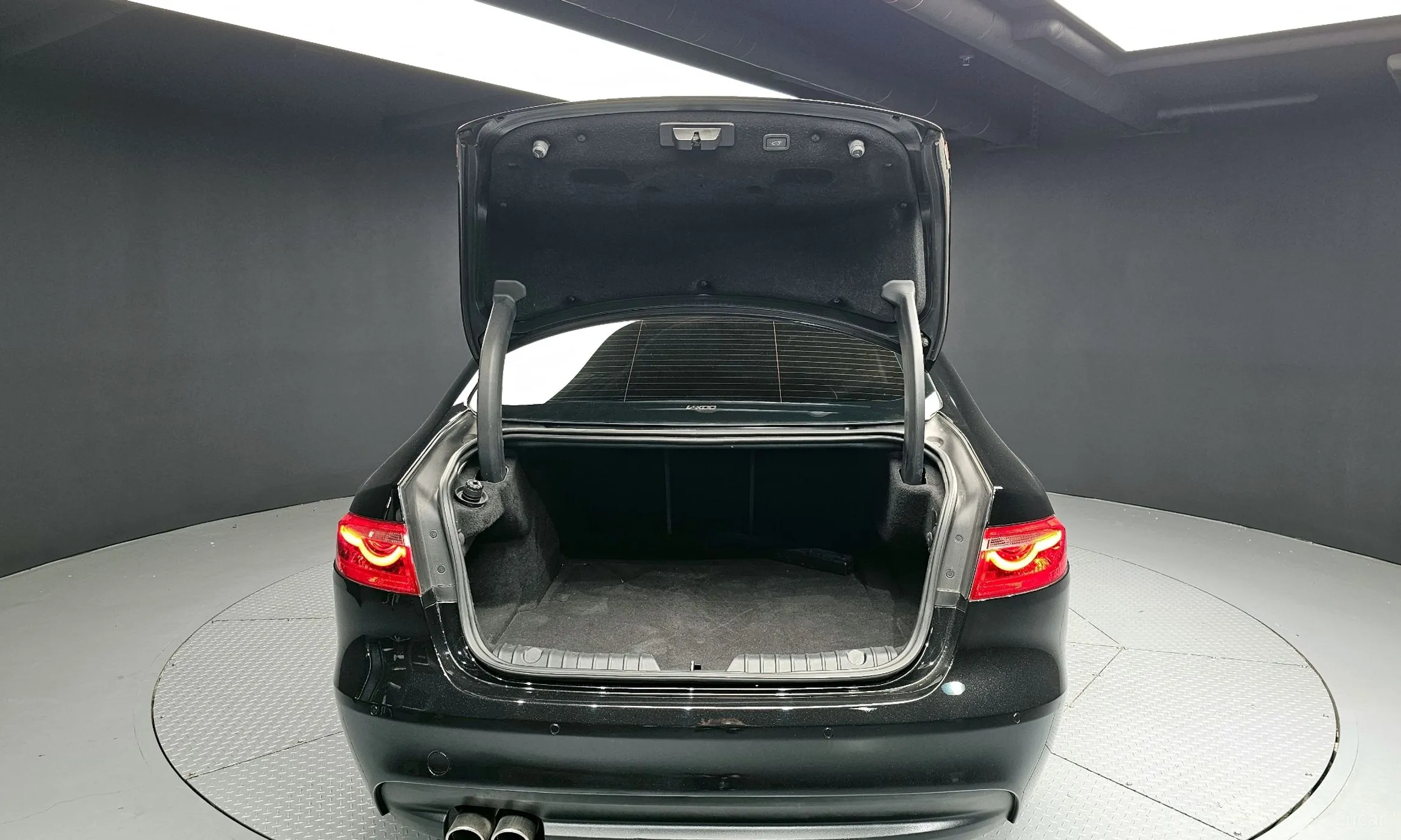 Jaguar XF (x260) превью 20