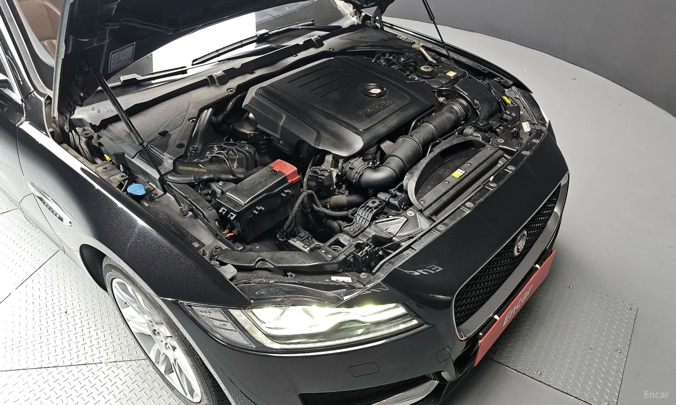 Jaguar XF (x260) превью 6