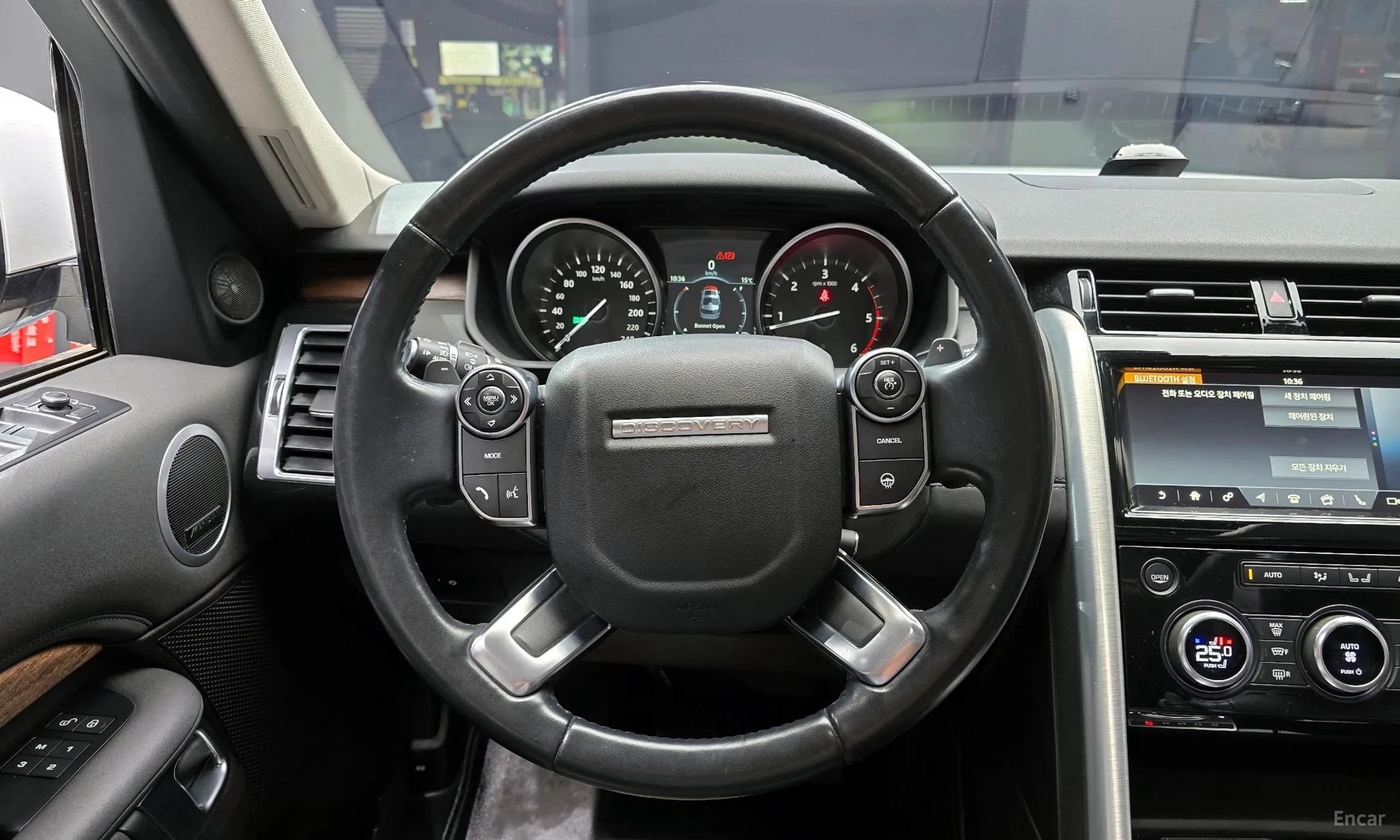 Land Rover Discovery 5 превью 13