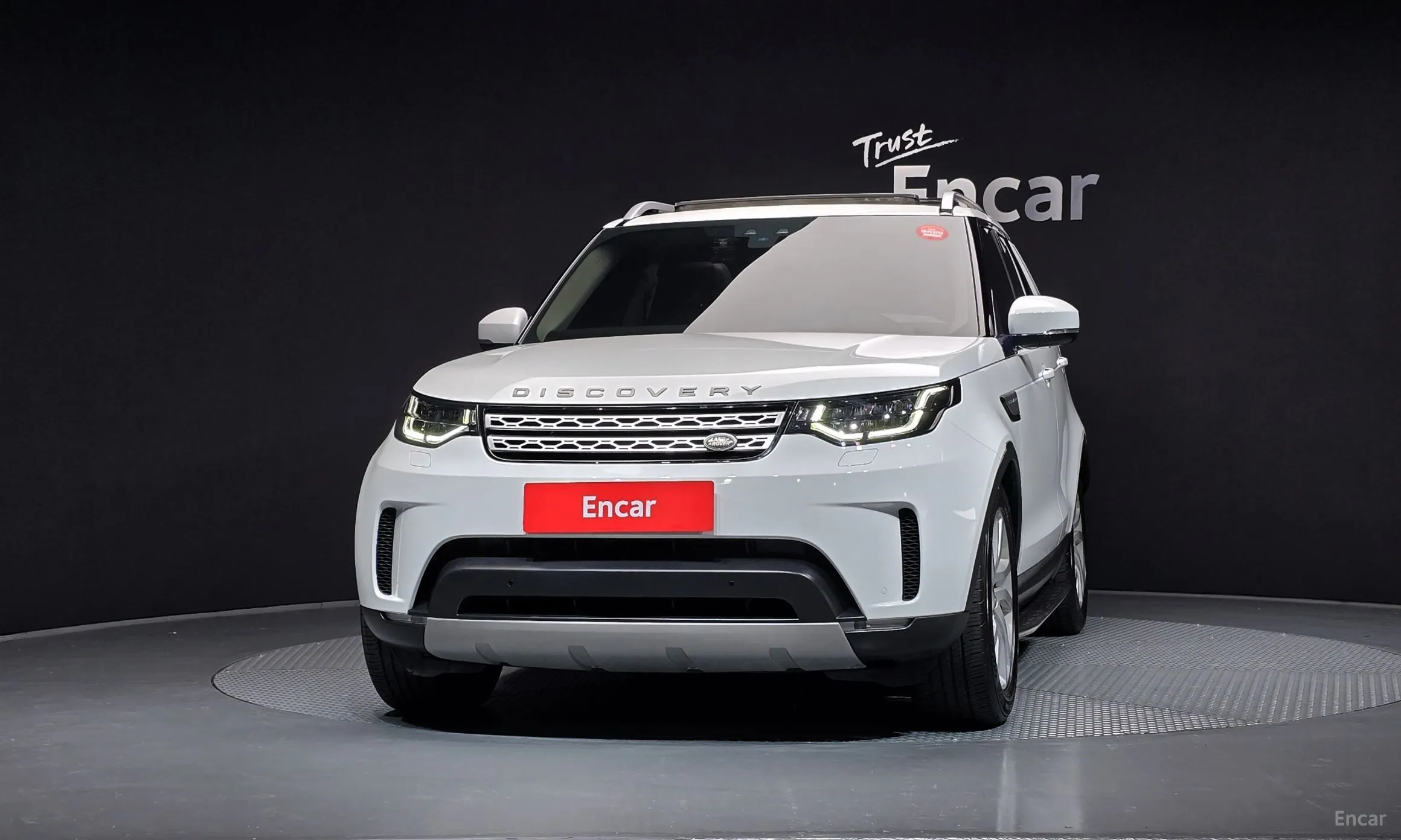 Land Rover Discovery 5 превью 3