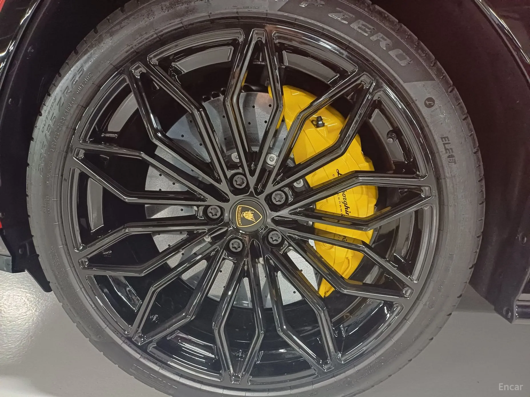 Lamborghini Urus превью 6