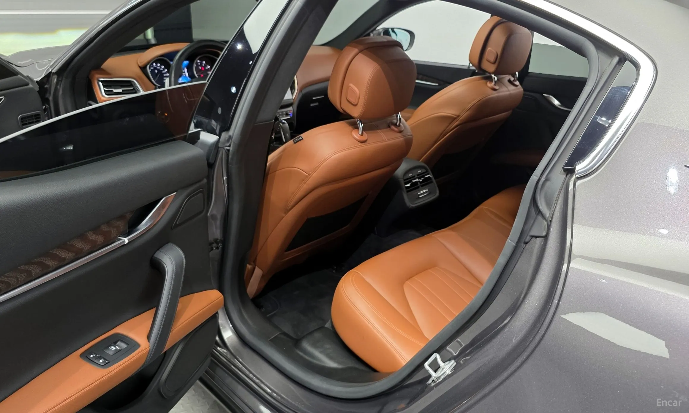 Maserati Ghibli превью 11