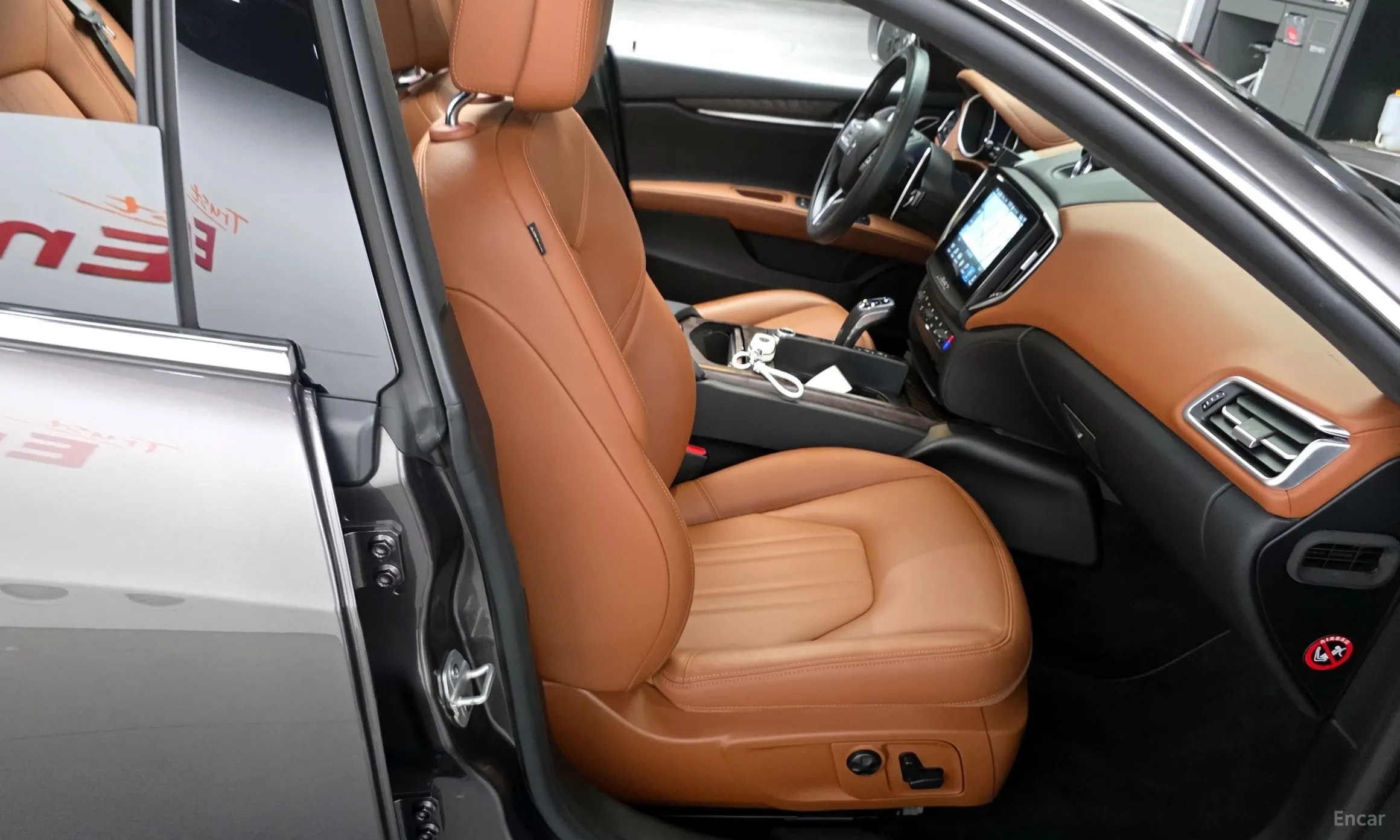 Maserati Ghibli превью 12