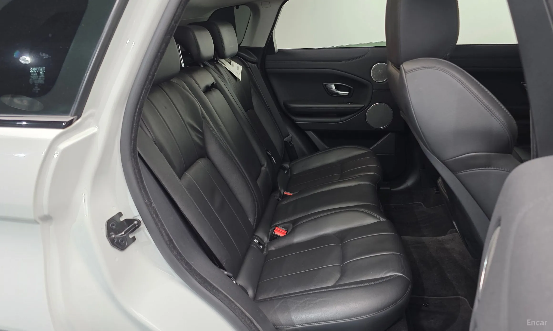 Land Rover Range Rover Evoque превью 12