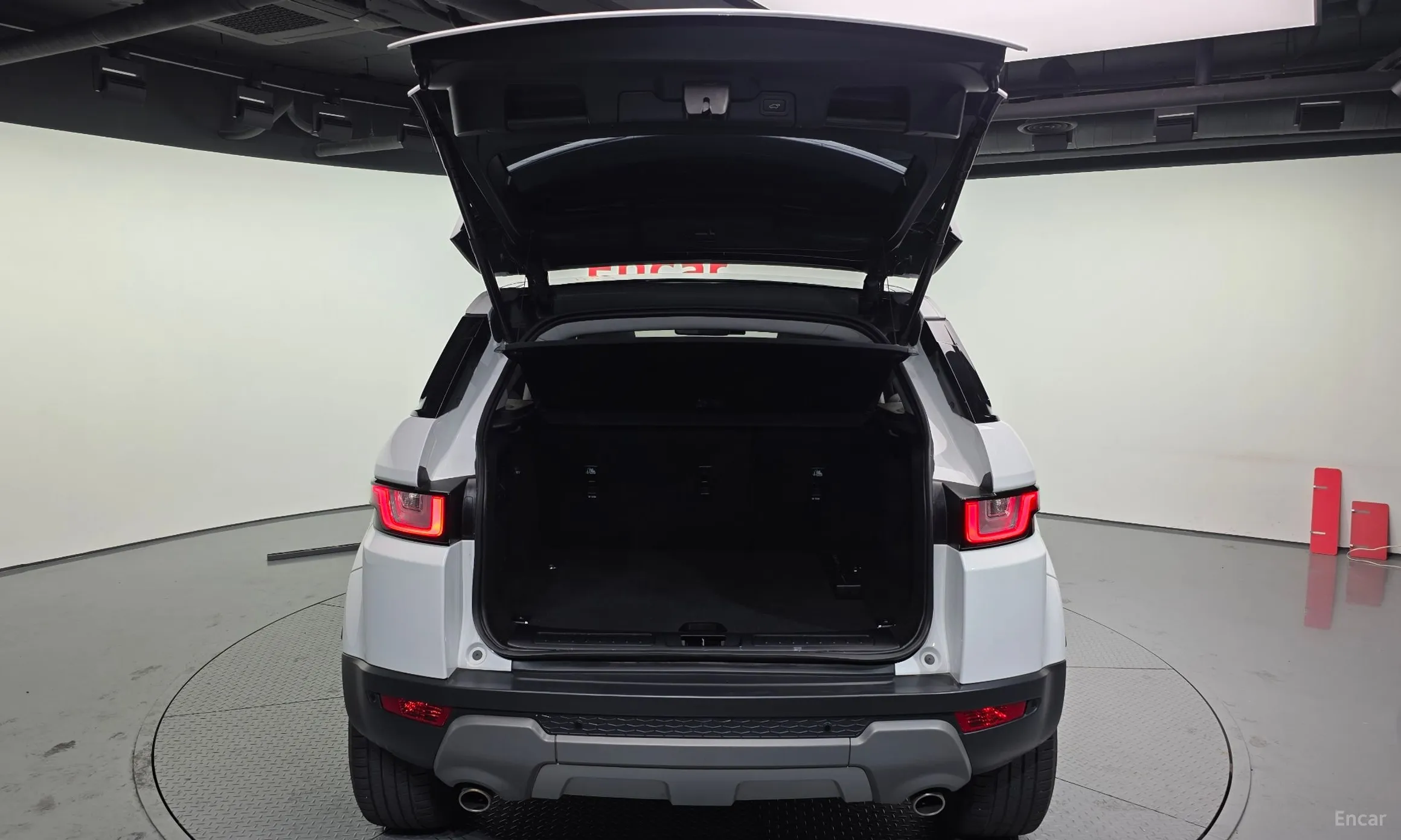 Land Rover Range Rover Evoque превью 20