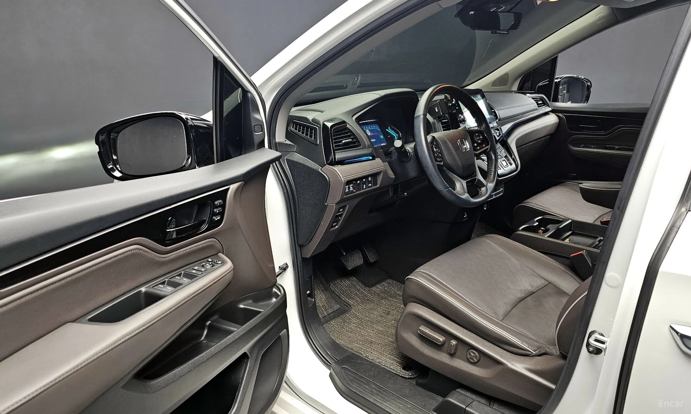 Honda Odyssey превью 11