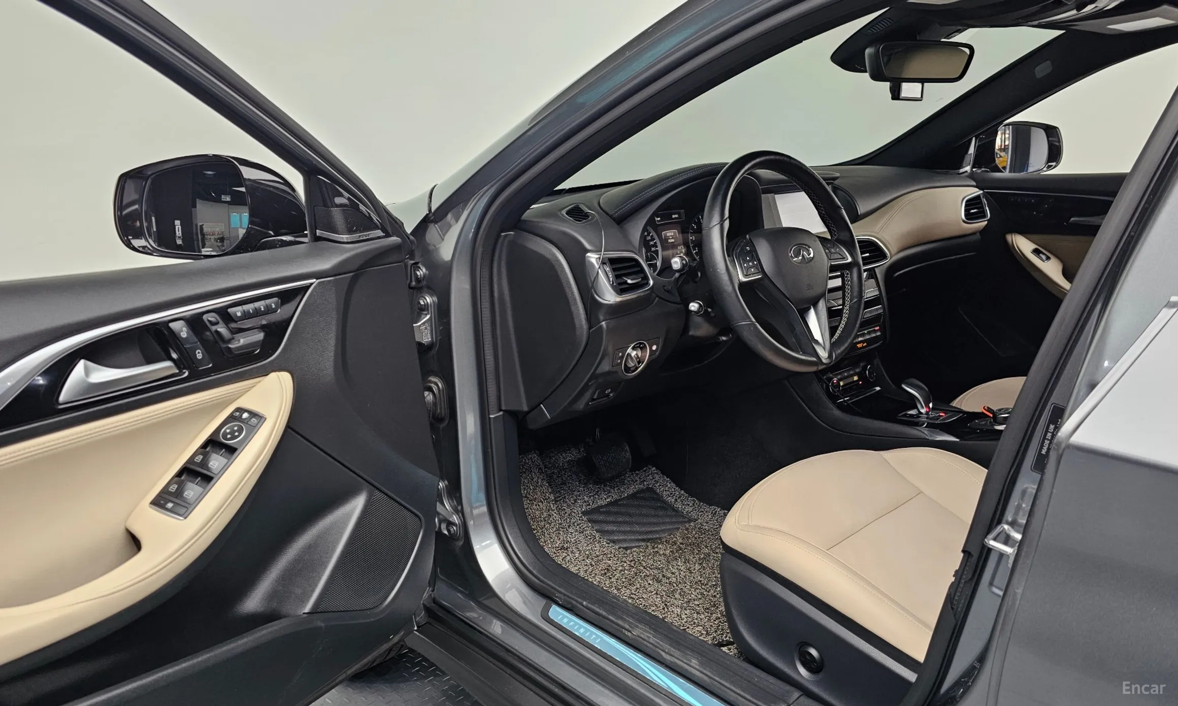 Infiniti QX30 превью 10