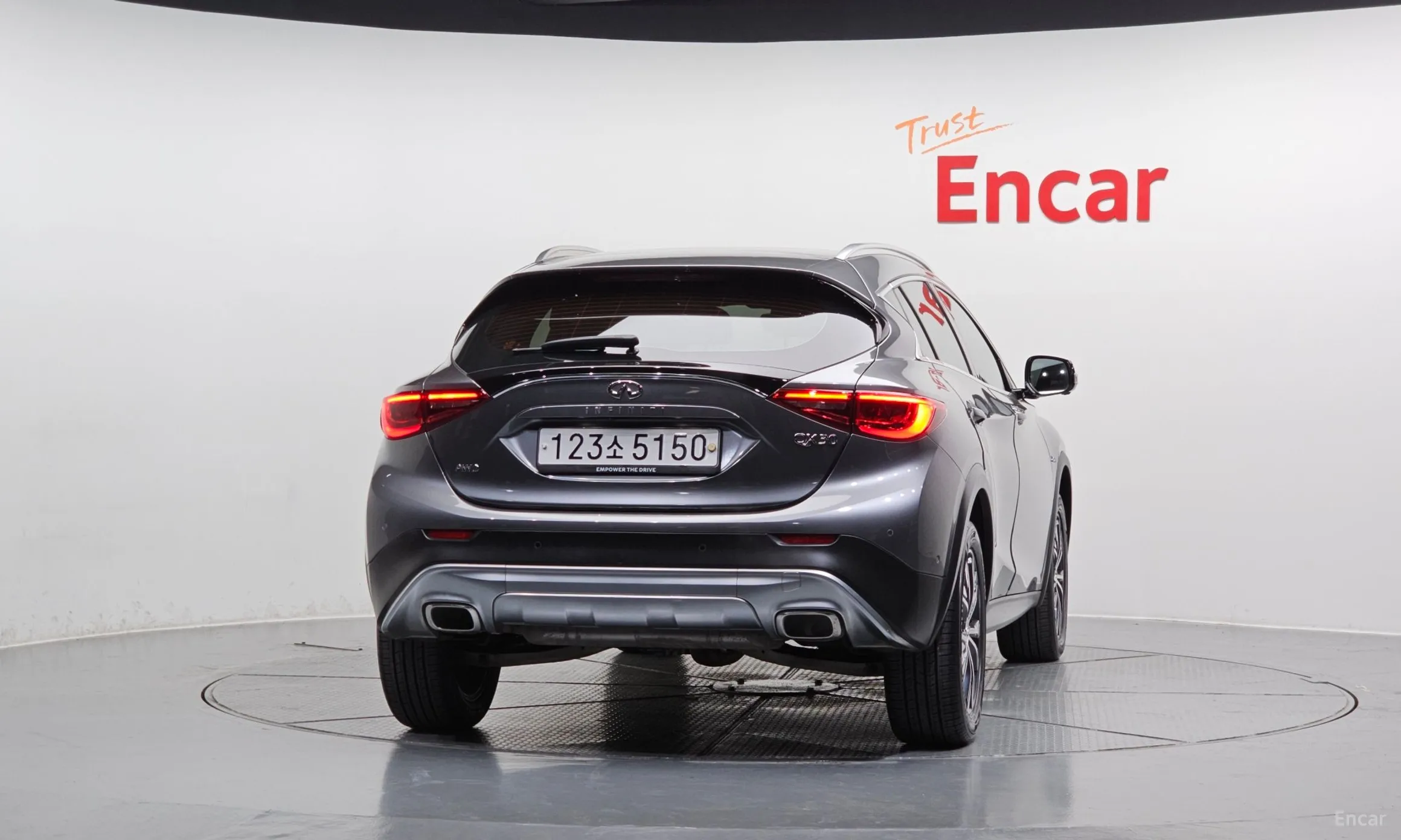 Infiniti QX30 превью 4