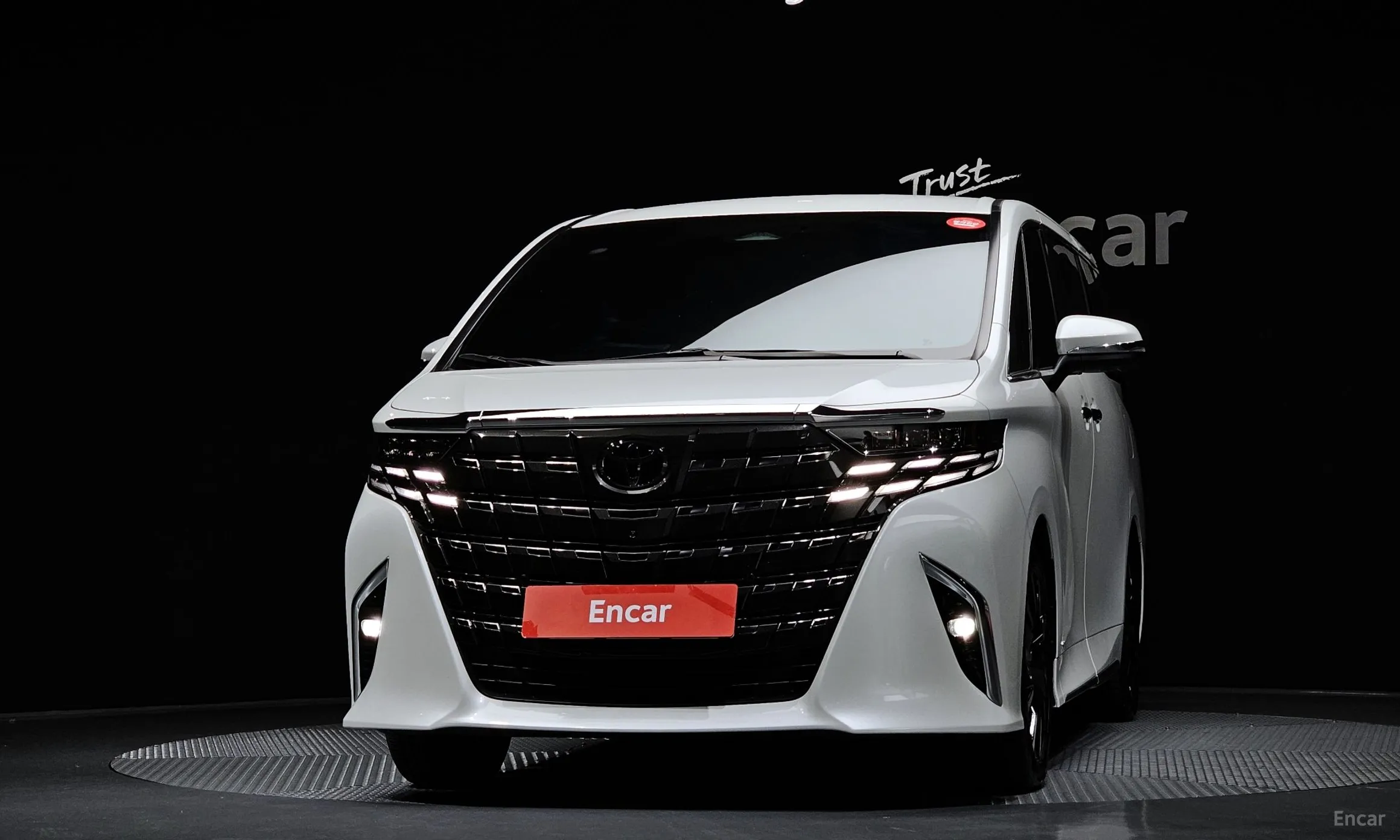 Toyota Alphard 4th Generation превью 3