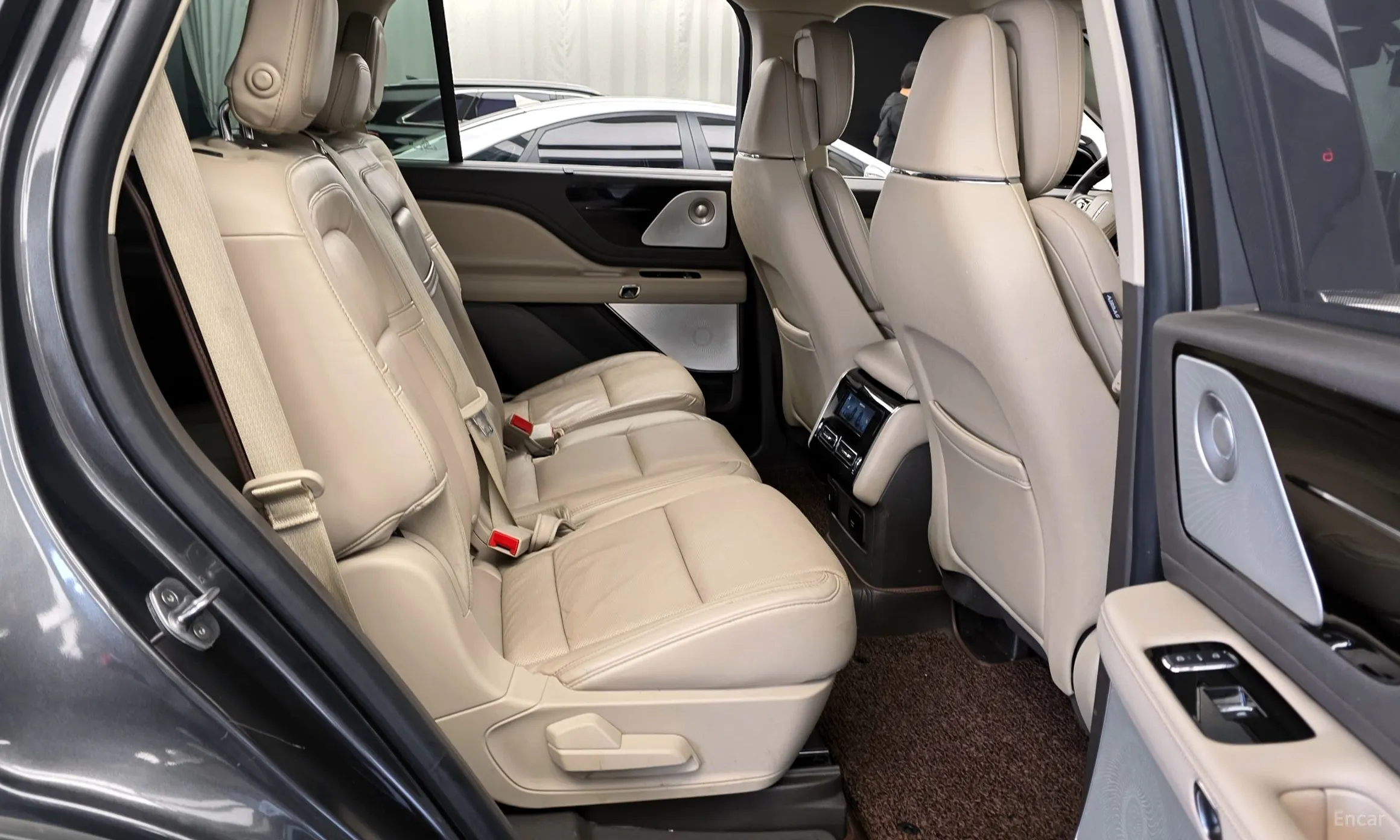 Lincoln Aviator 2nd Generation превью 12