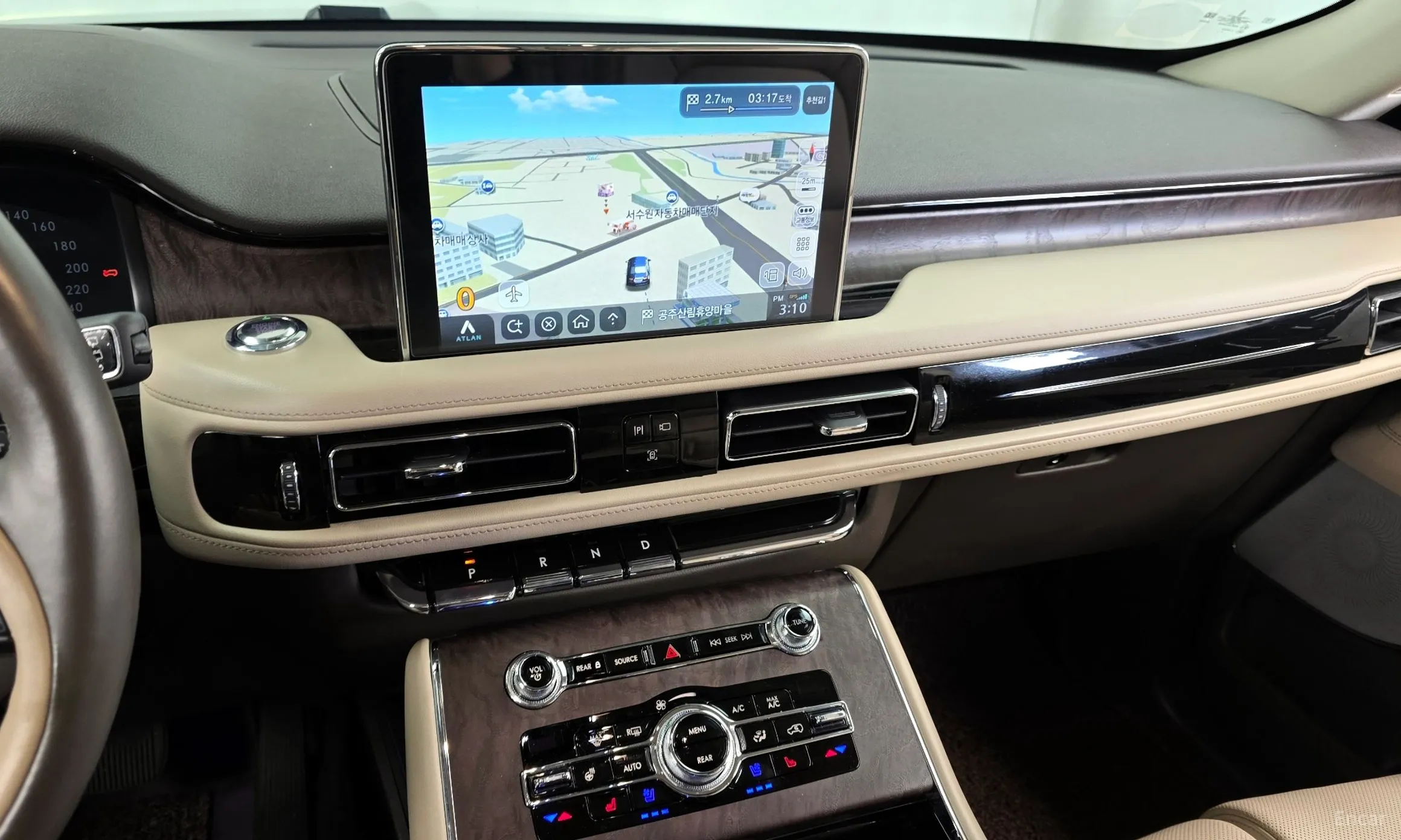 Lincoln Aviator 2nd Generation превью 14