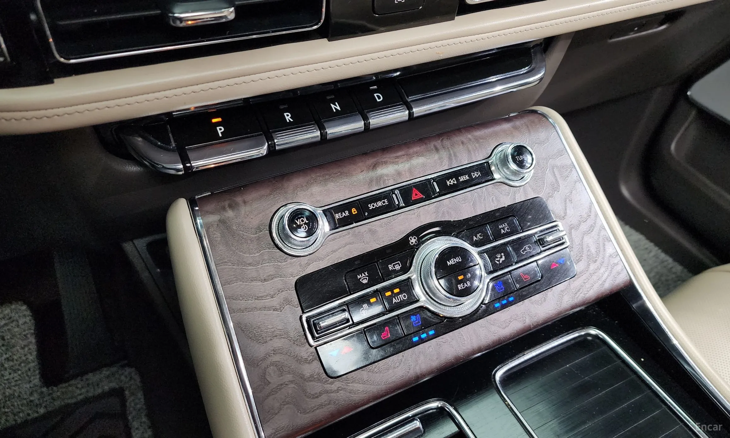 Lincoln Aviator 2nd Generation превью 9