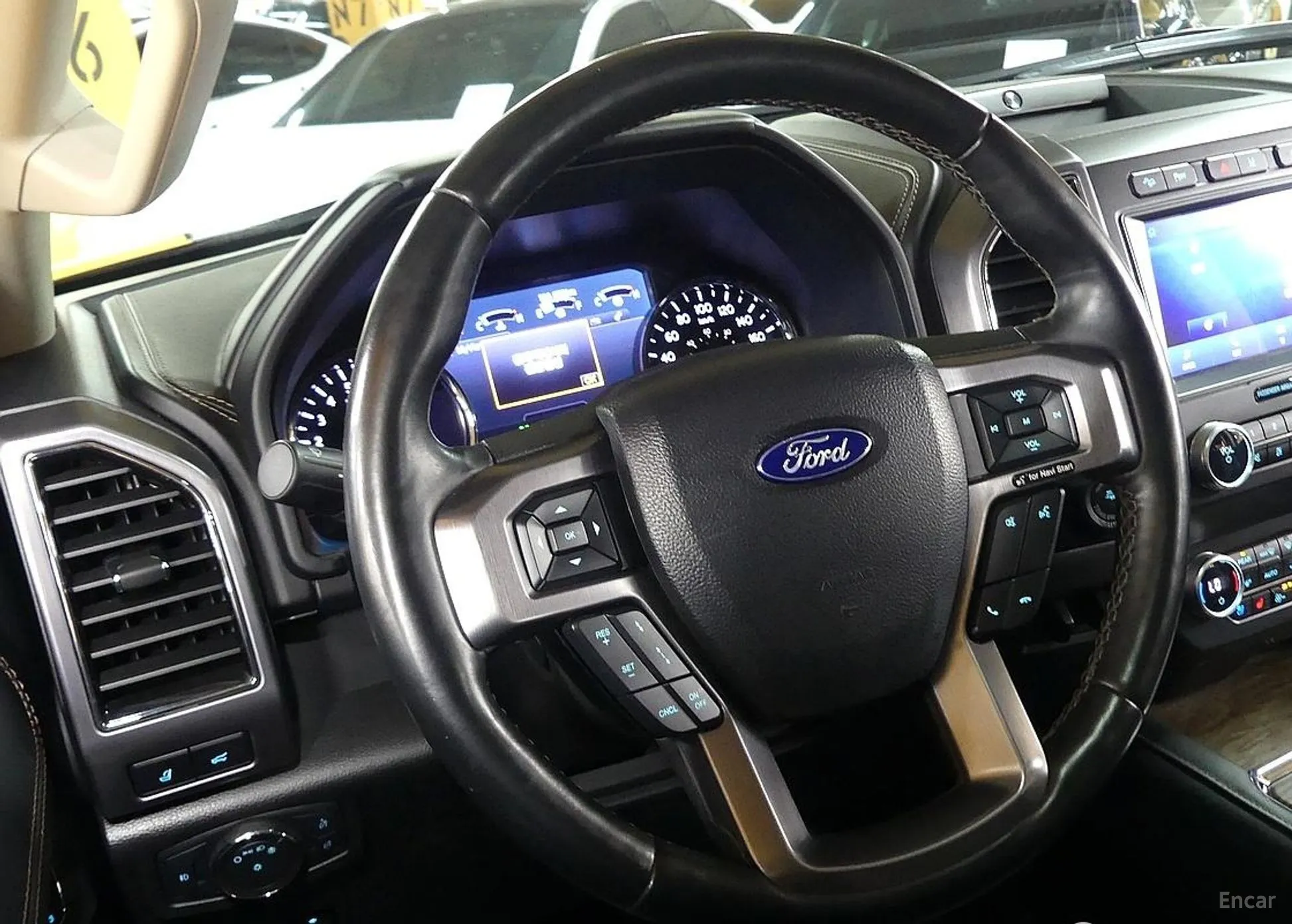 Ford Expedition превью 12