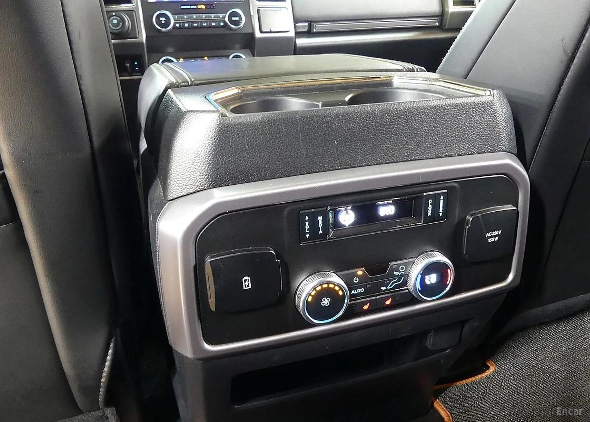 Ford Expedition превью 16