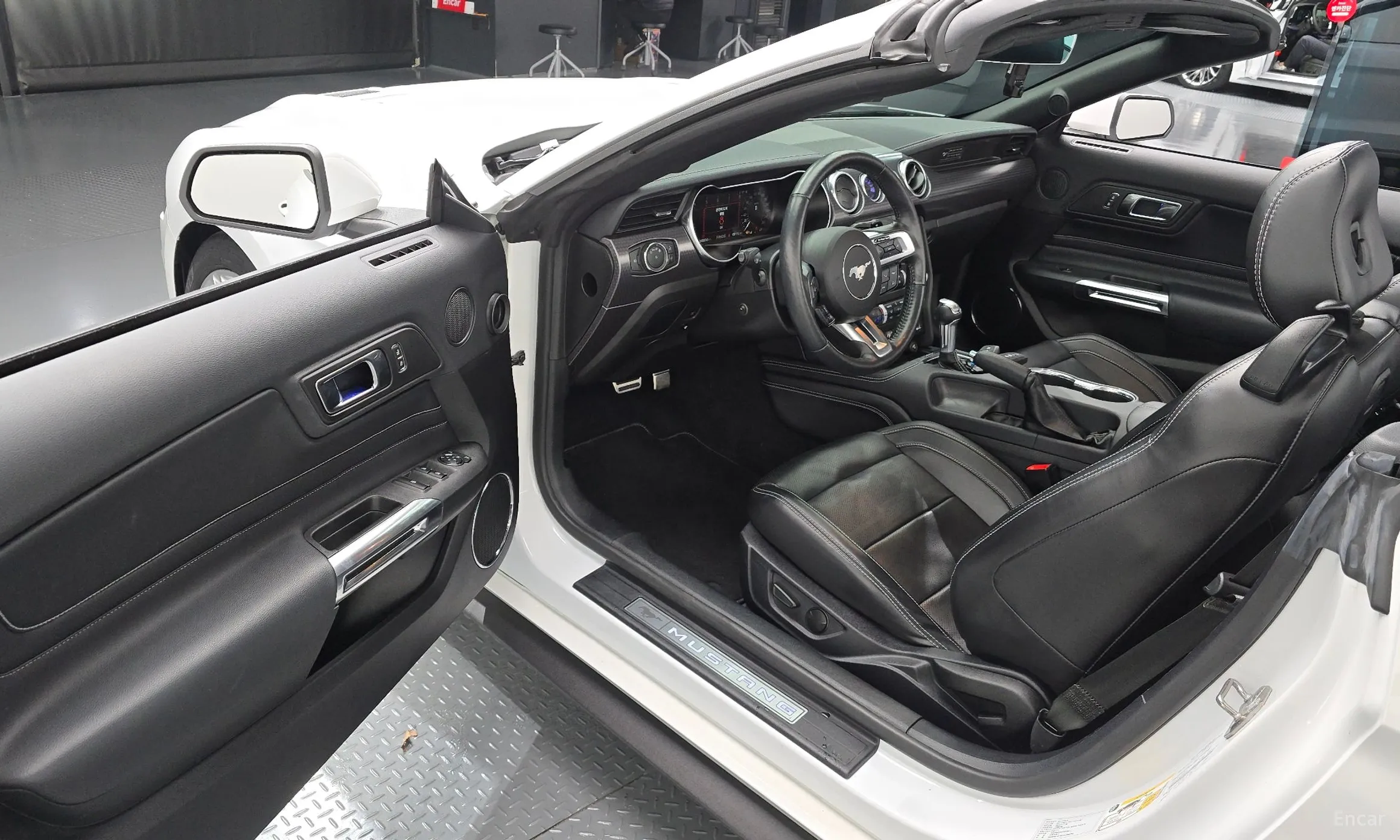 Ford Mustang превью 11