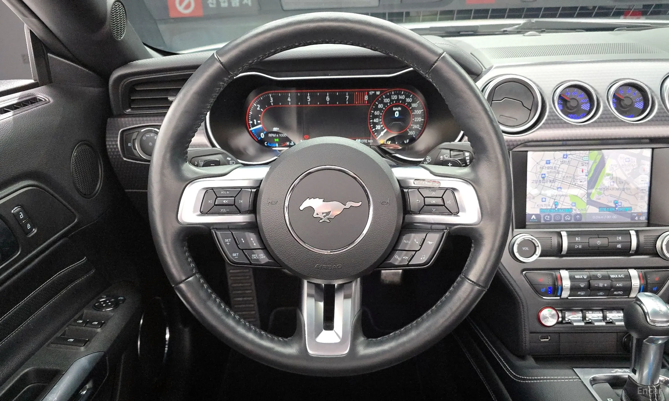 Ford Mustang превью 13