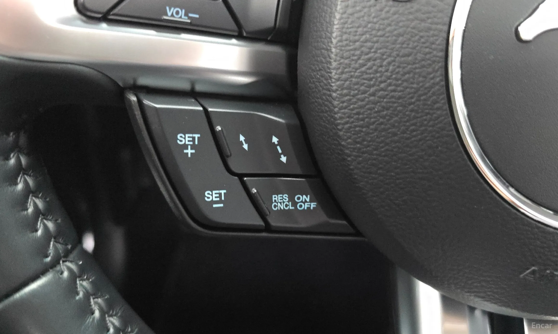 Ford Mustang превью 19