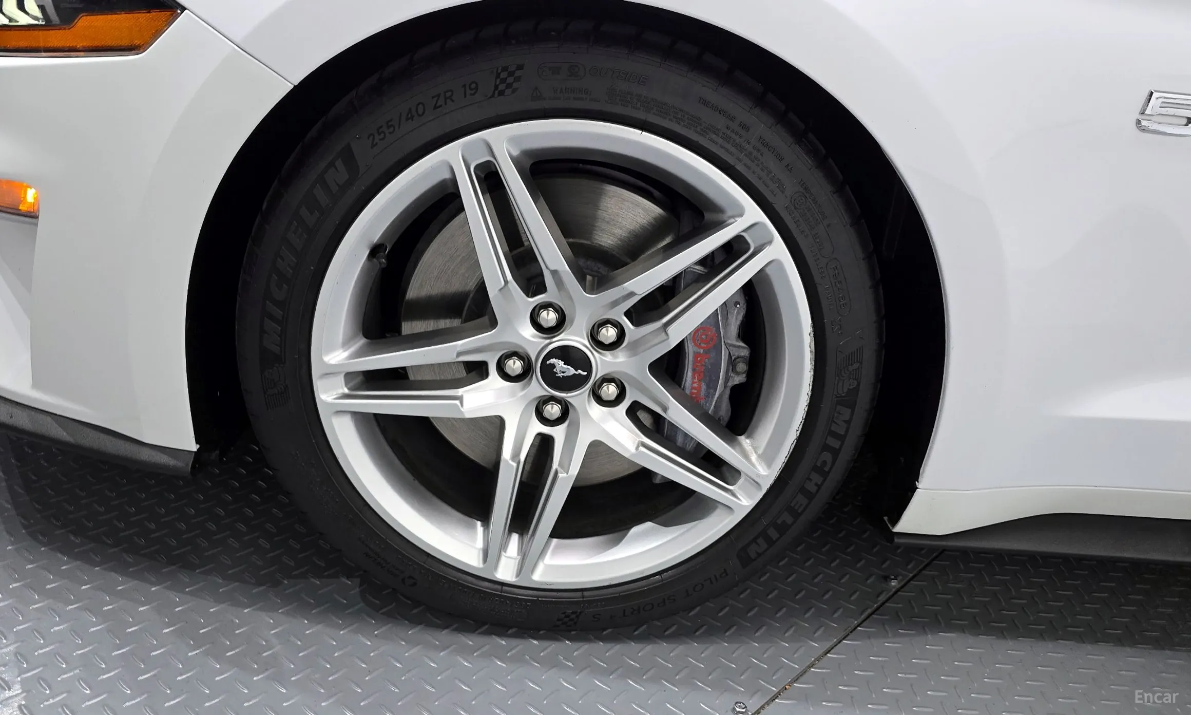 Ford Mustang превью 5