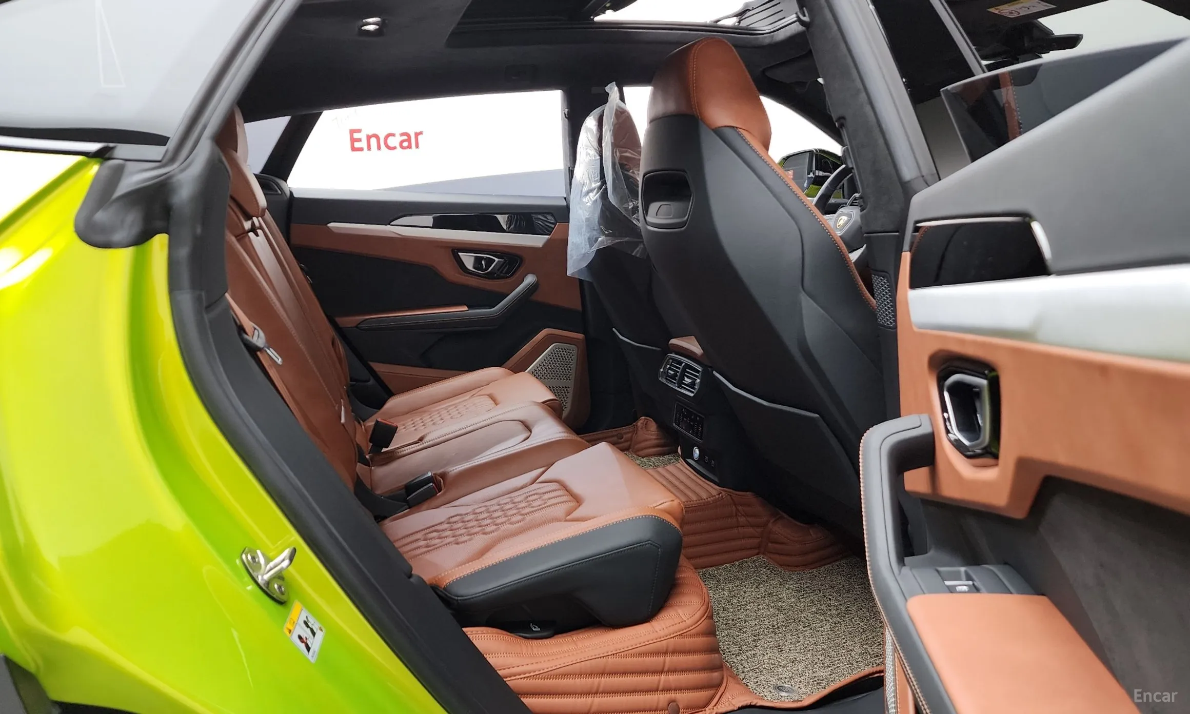 Lamborghini Urus превью 12