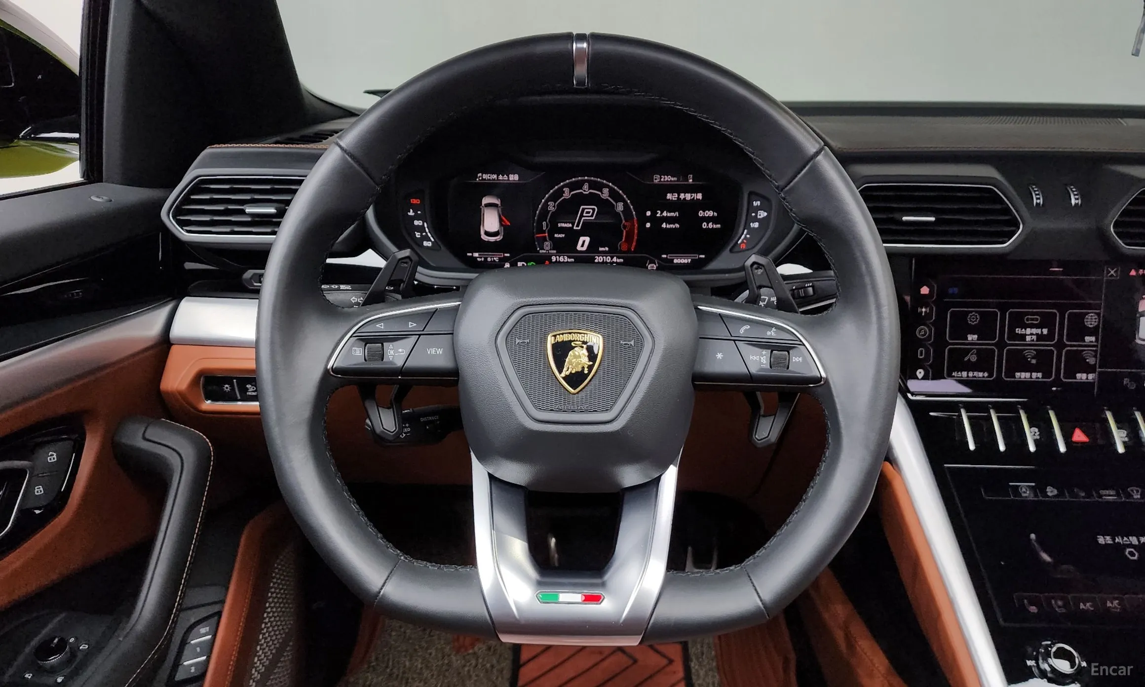 Lamborghini Urus превью 13