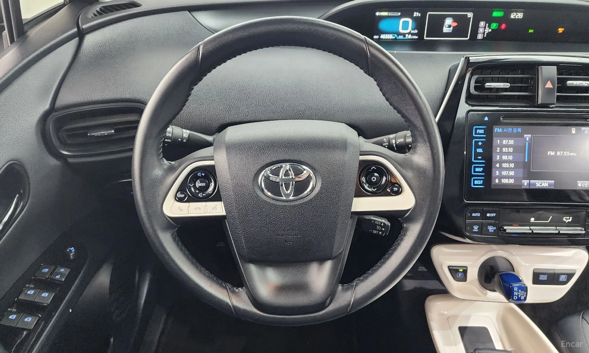 Toyota Prius 4th Generation превью 13