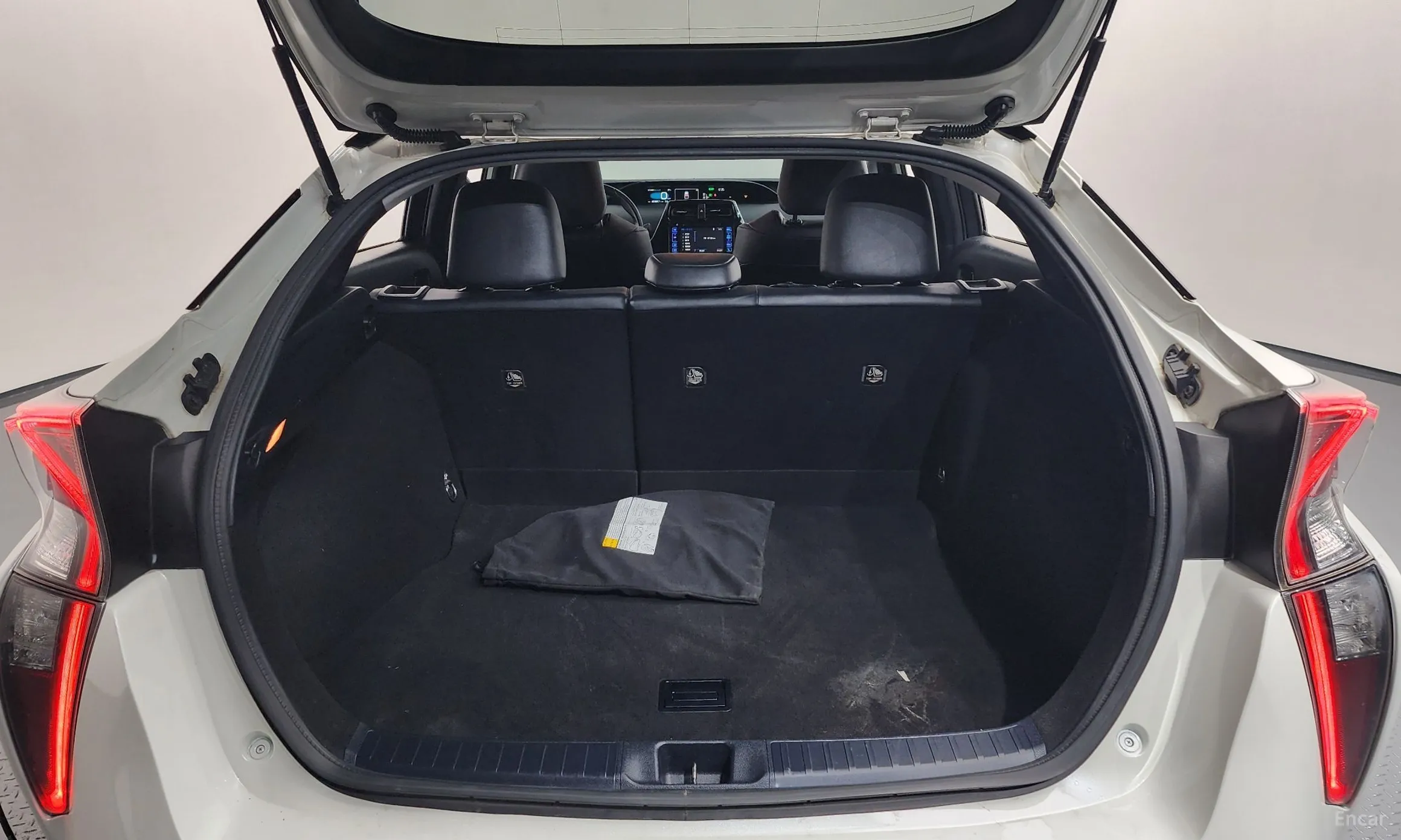 Toyota Prius 4th Generation превью 20