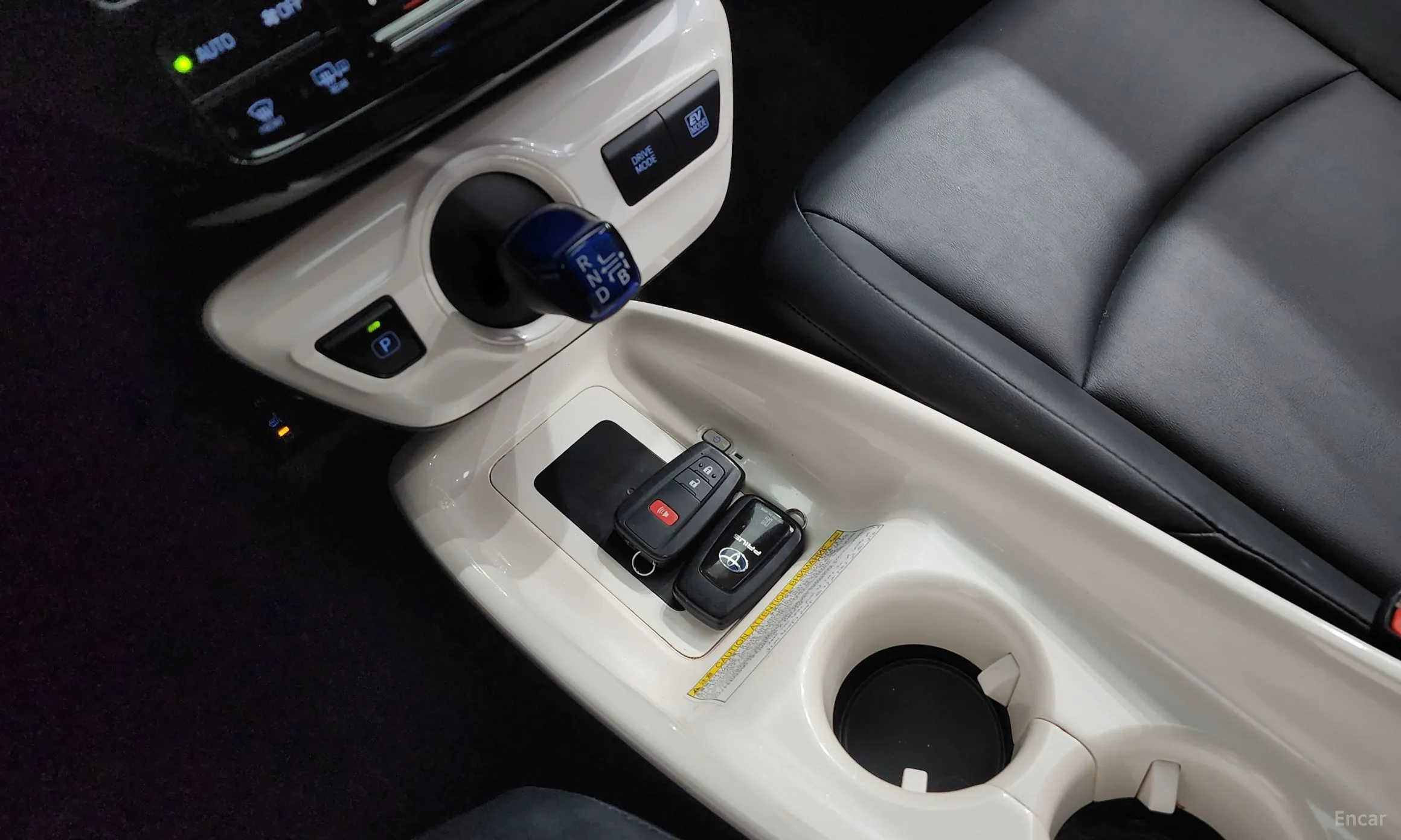 Toyota Prius 4th Generation превью 9