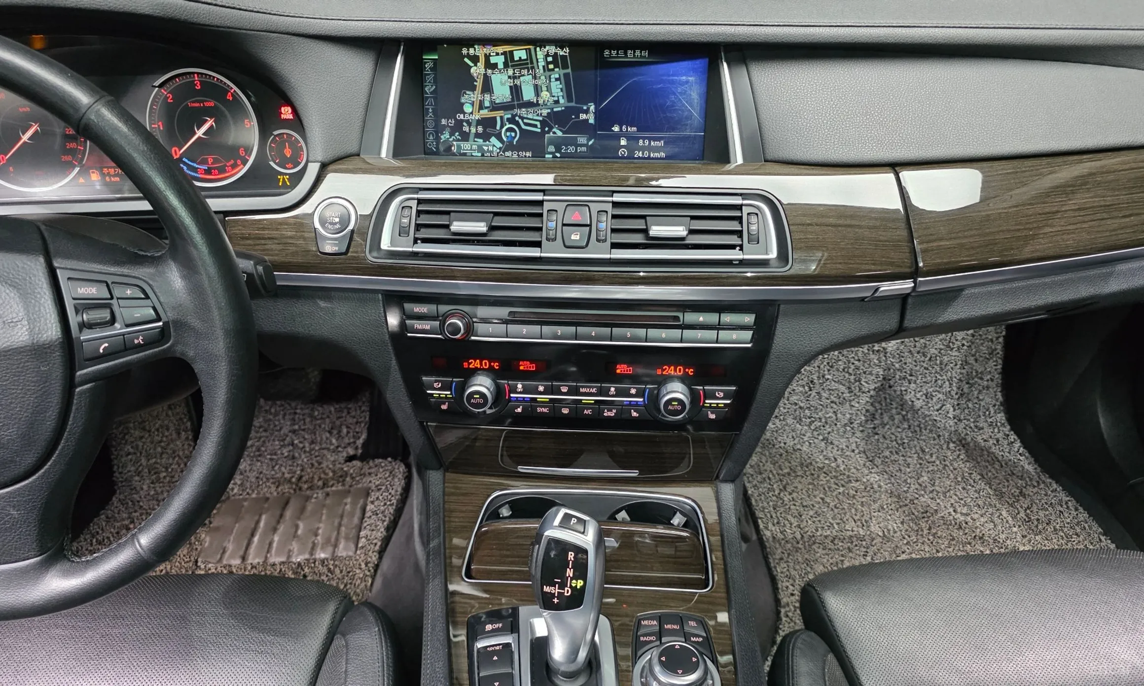 BMW 7 Series (F01) превью 15