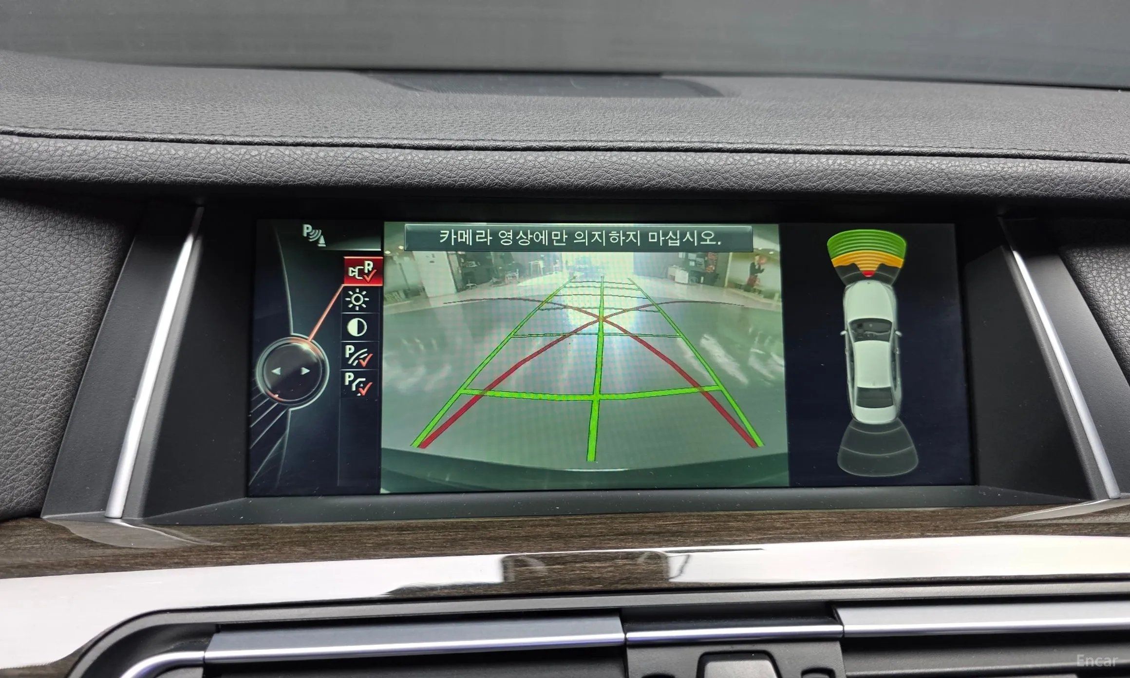 BMW 7 Series (F01) превью 16
