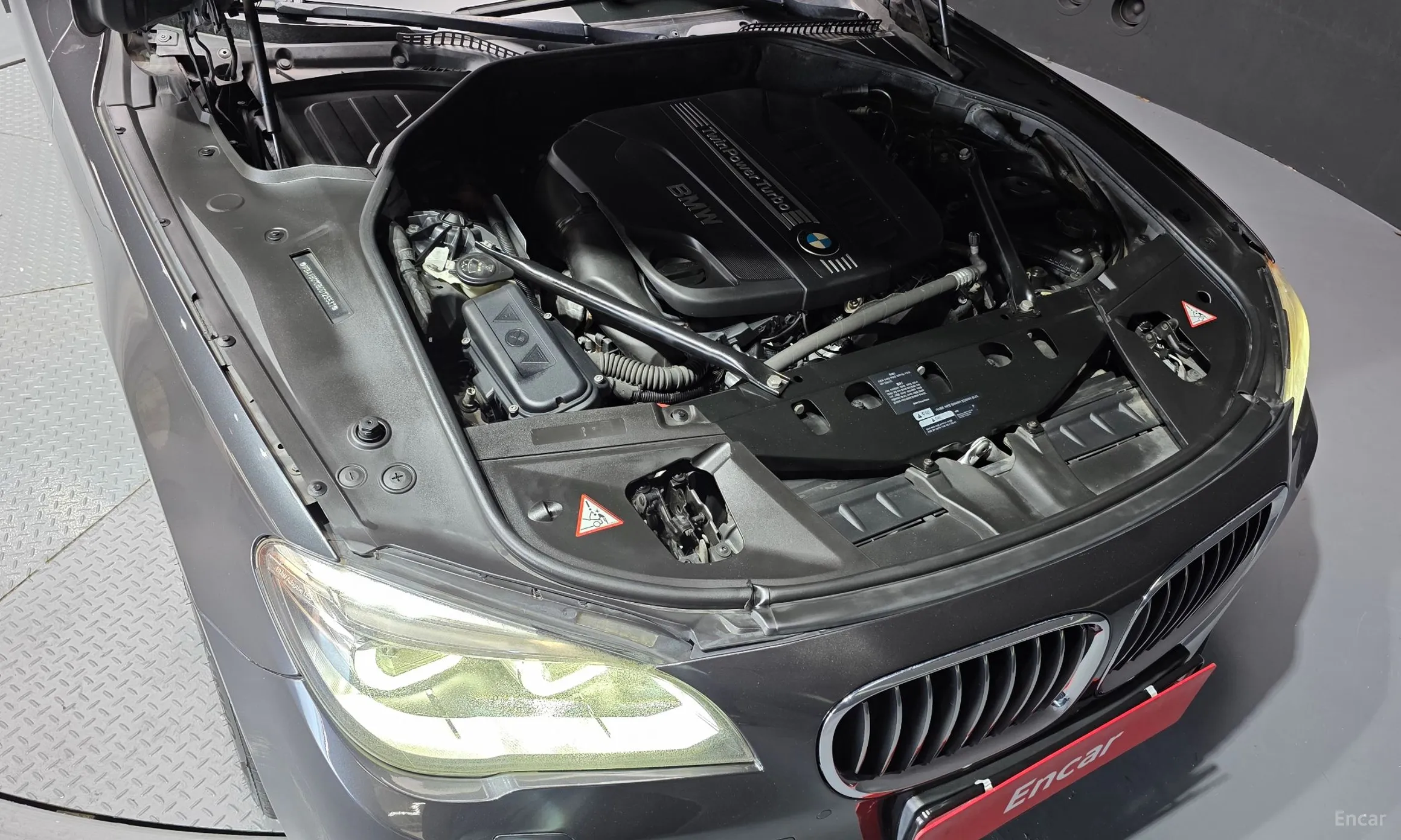 BMW 7 Series (F01) превью 6