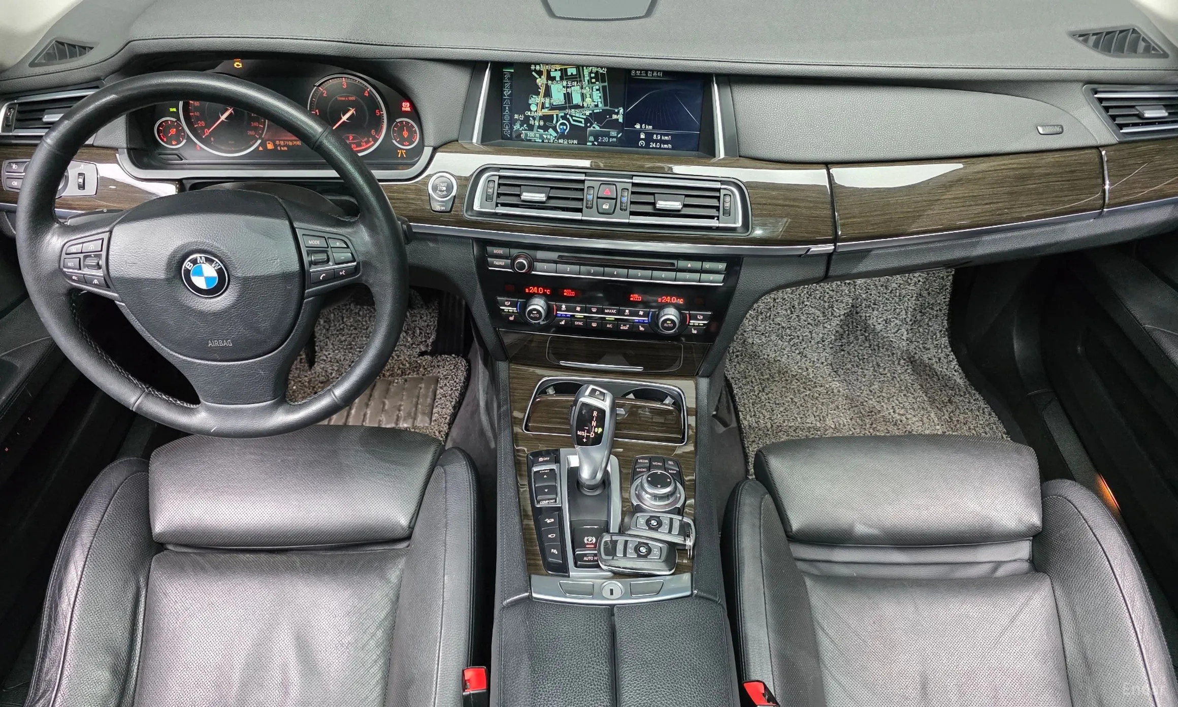 BMW 7 Series (F01) превью 7