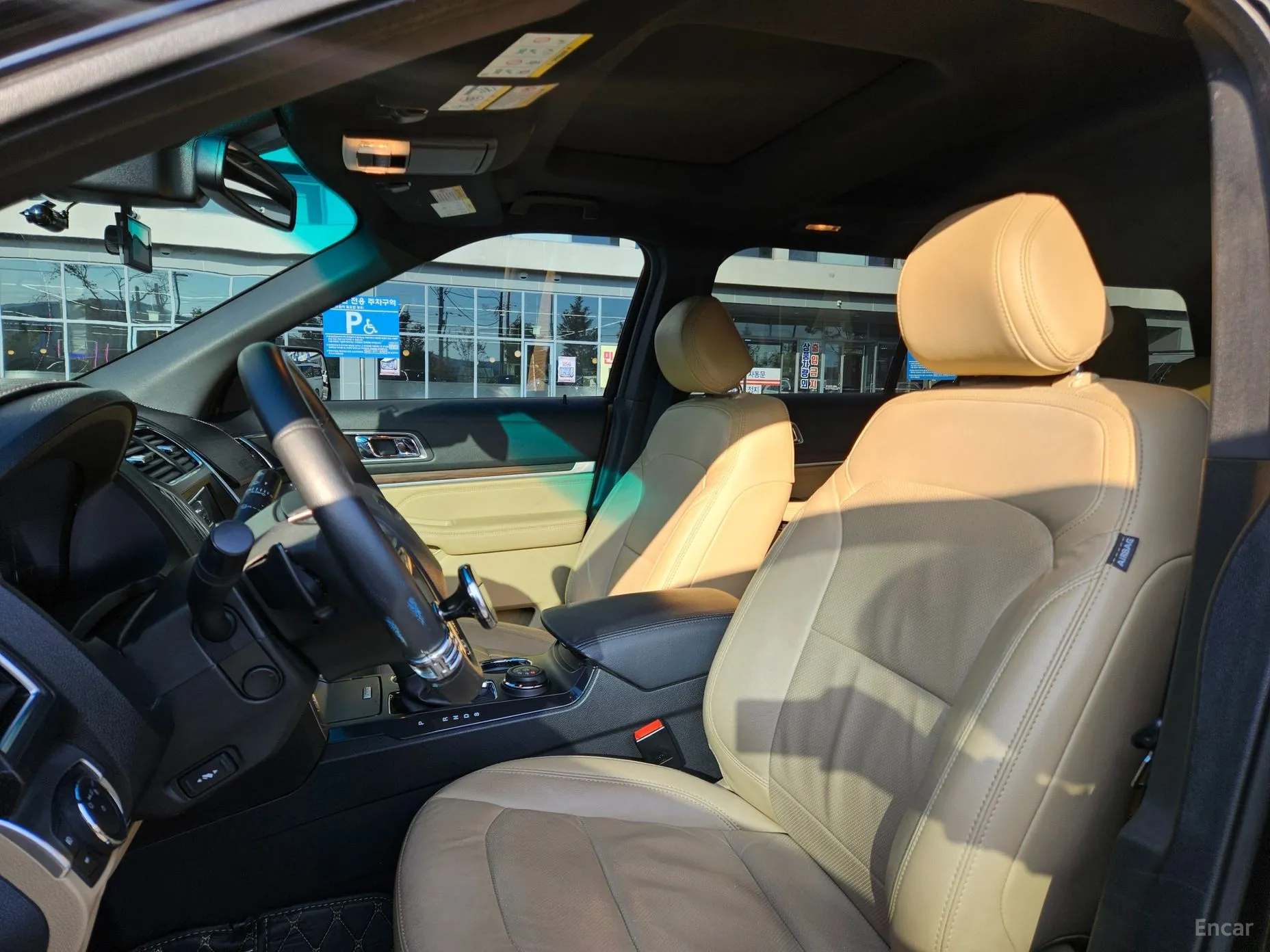 Ford Explorer превью 10