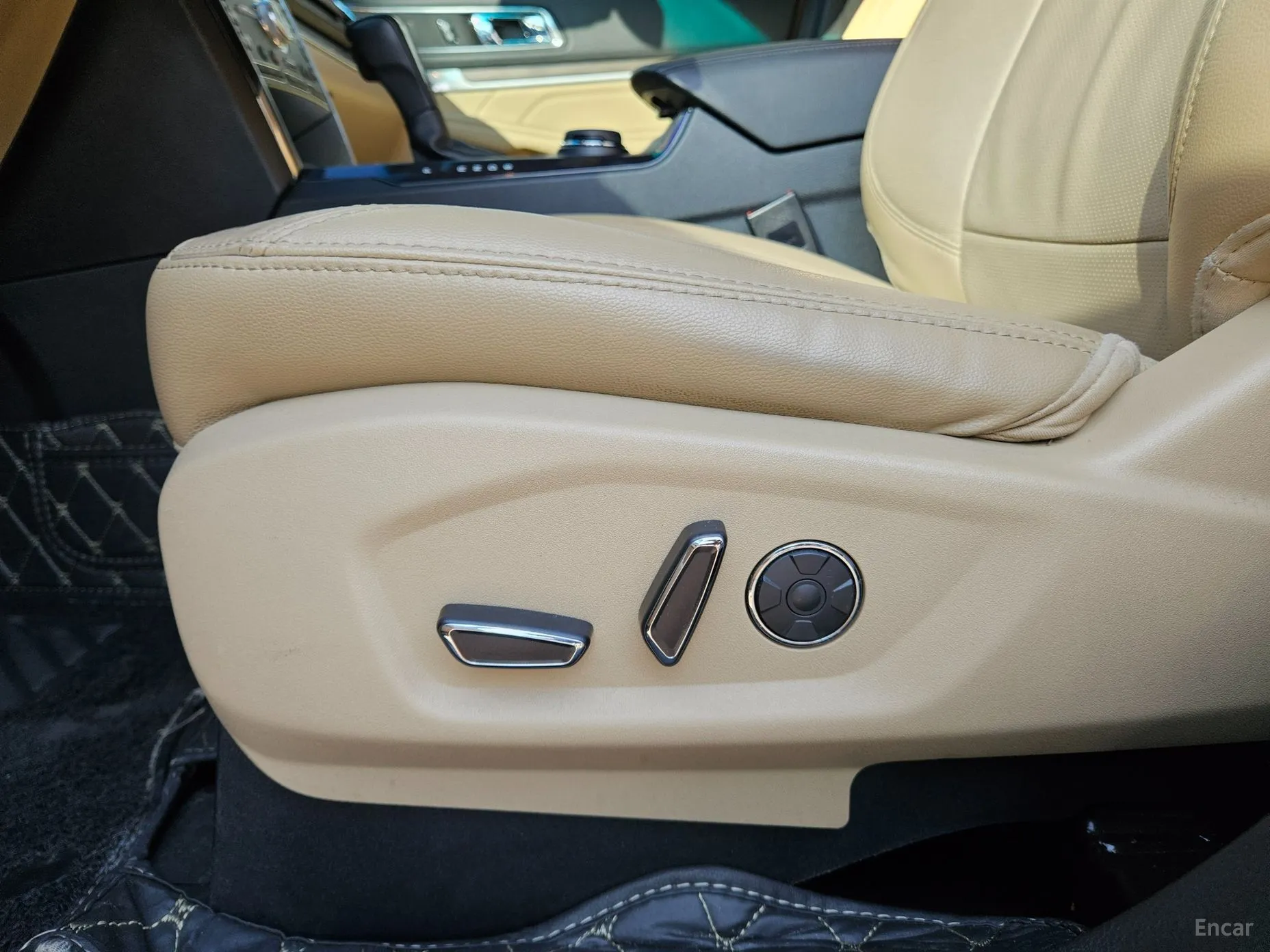 Ford Explorer превью 16