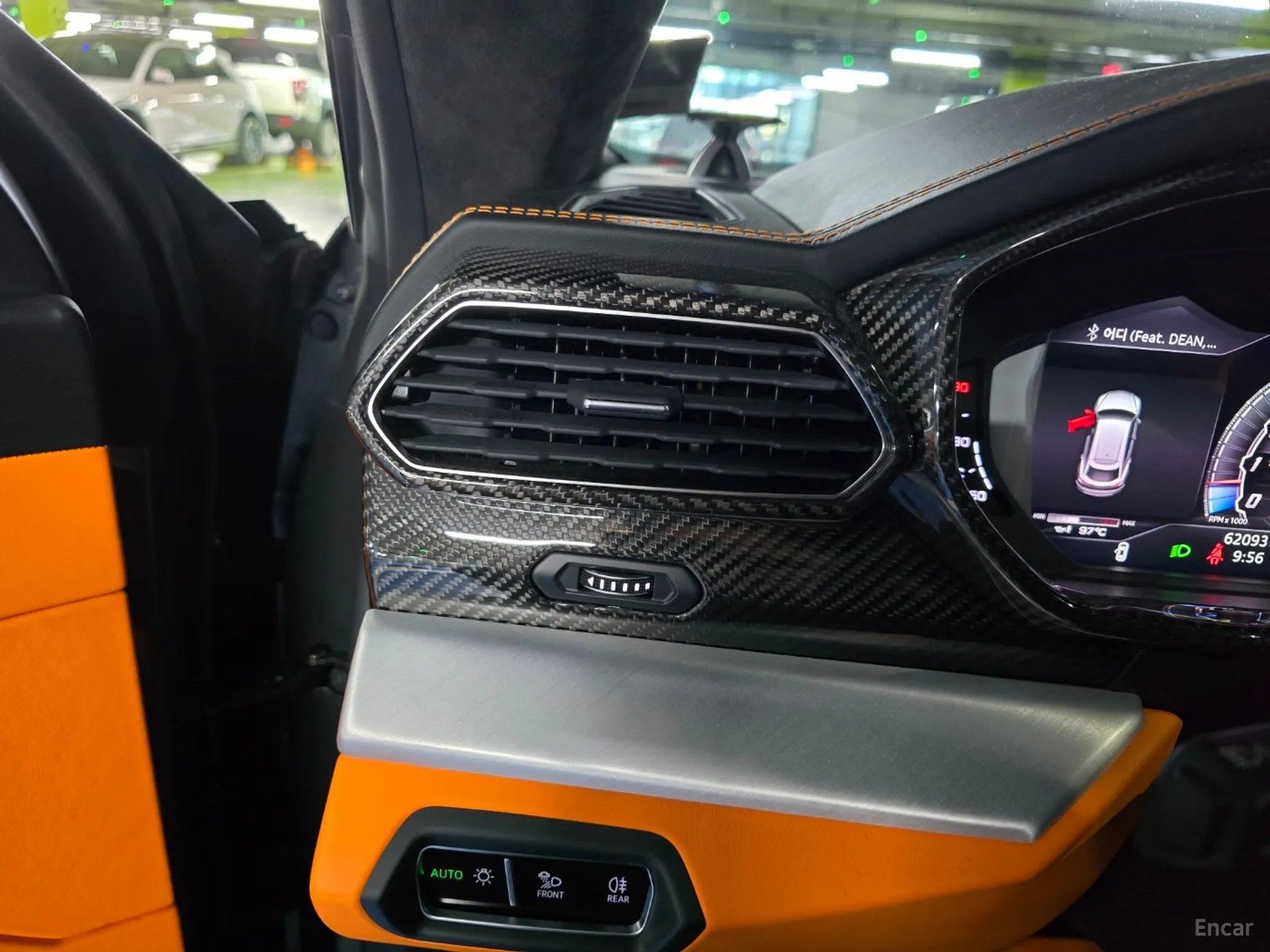 Lamborghini Urus превью 12